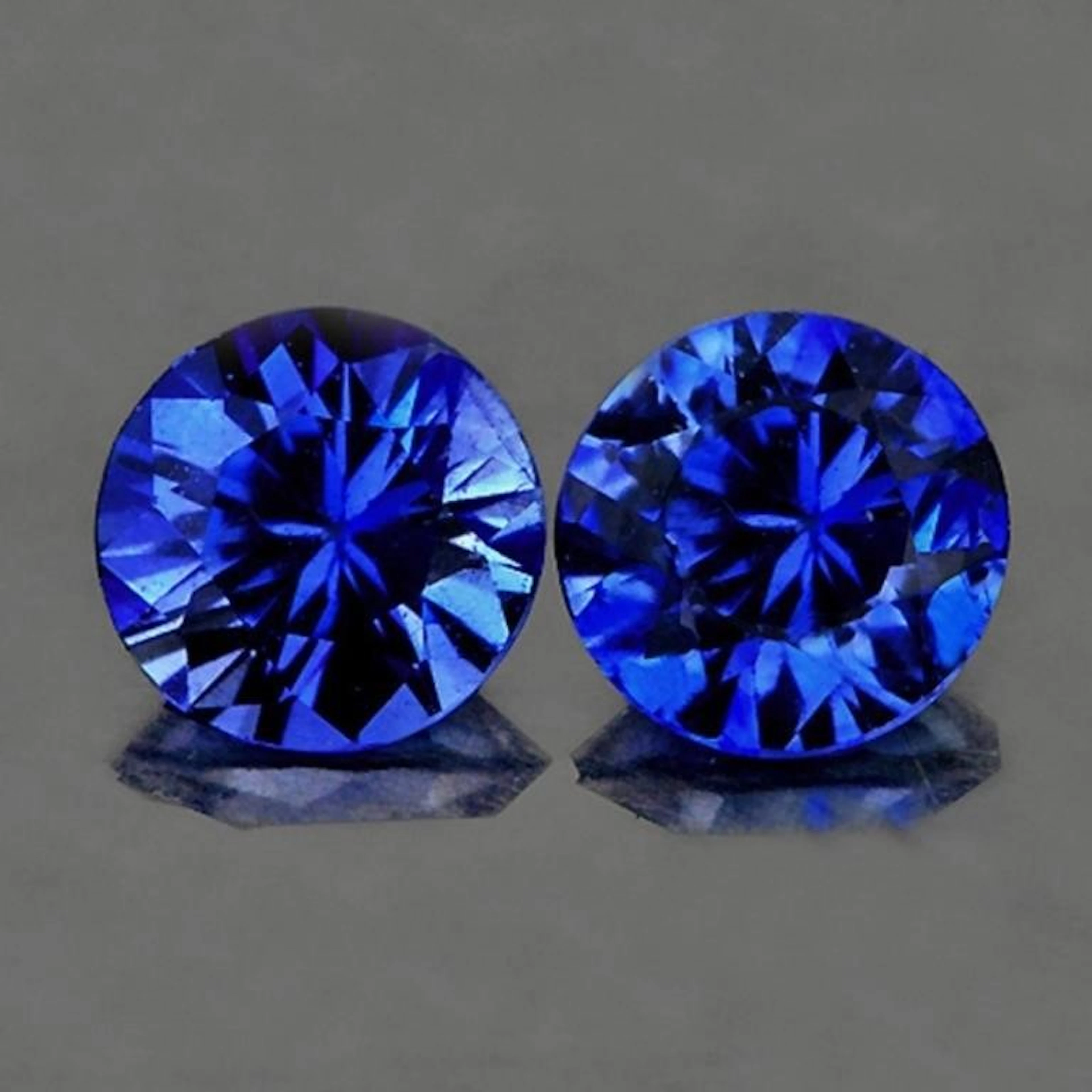 Natural Intense Blue Sapphire Pair [Flawless-VVS]