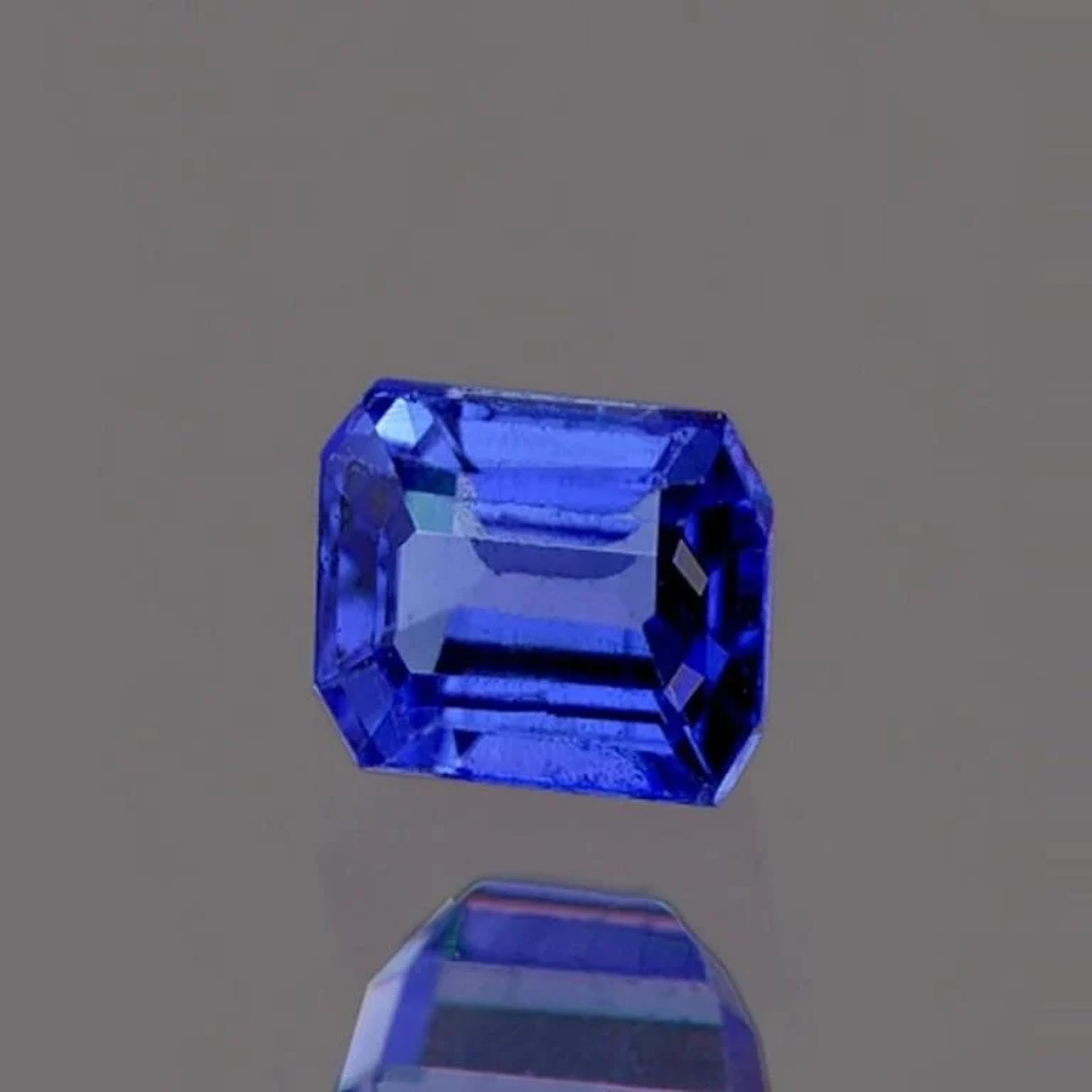 Natural Blue Sapphire [Flawless-VVS]