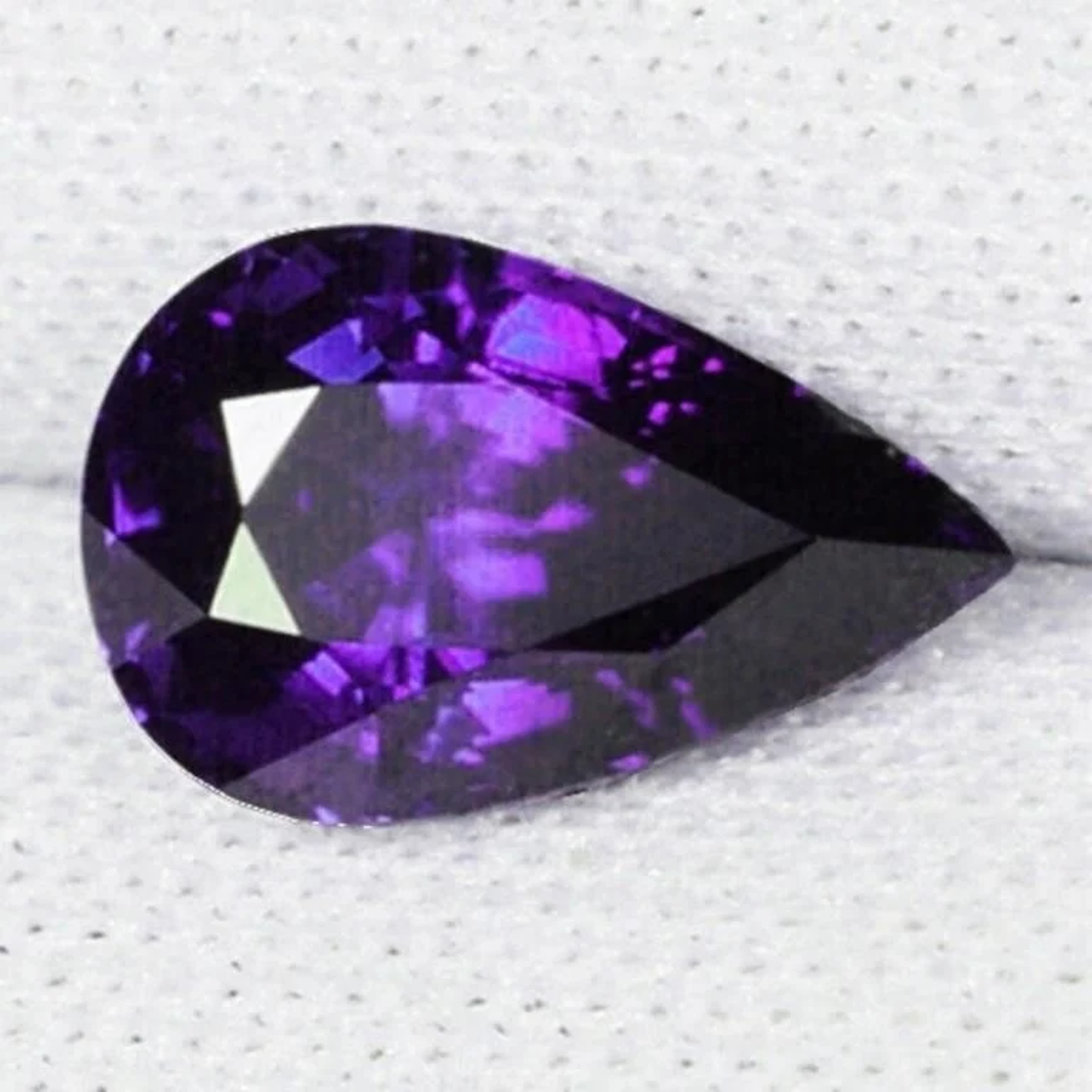 Natural Intense Purple Spinel {Flawless-VVS}