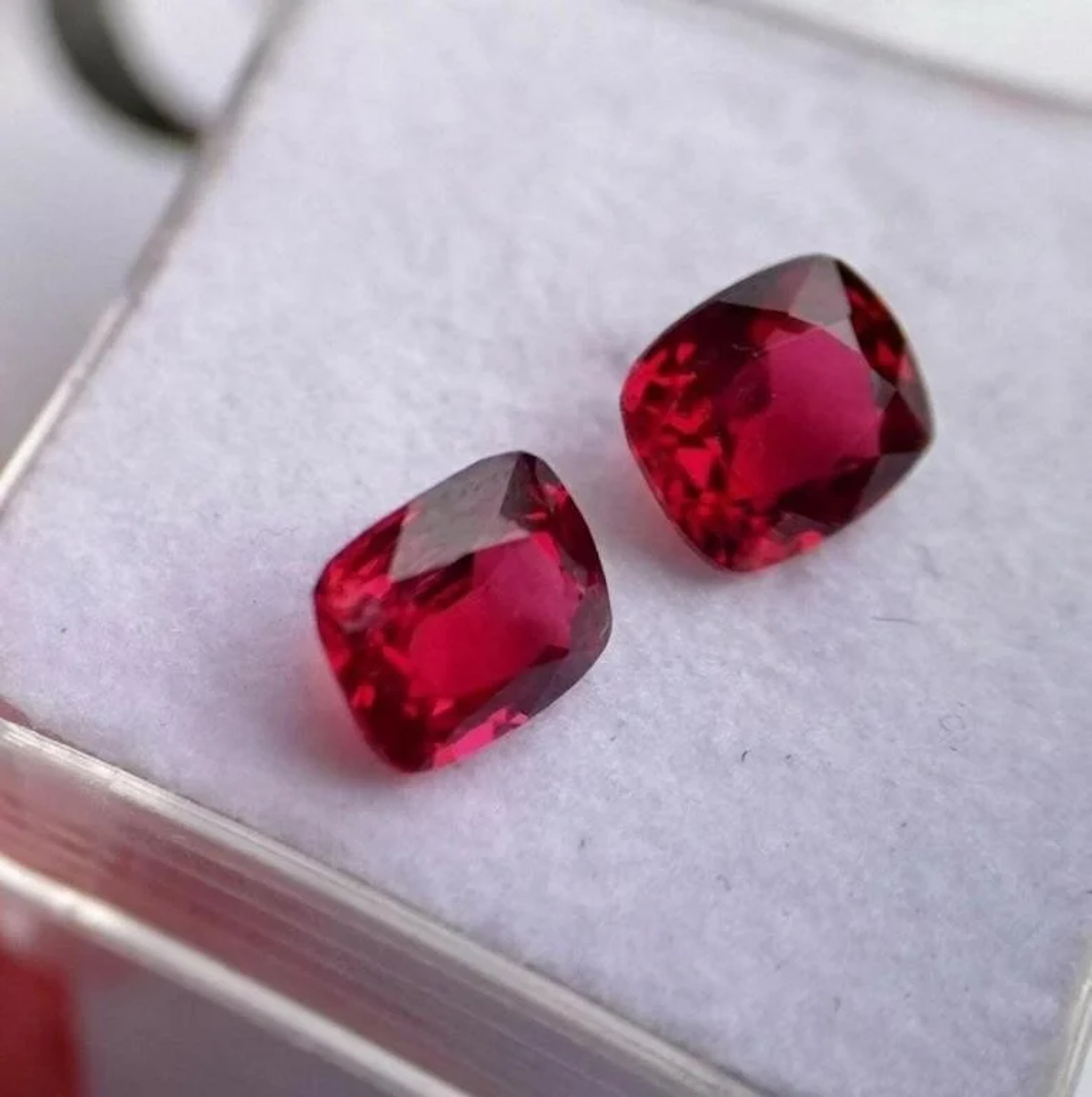 Natural Rare Jedi Burma Vivid Red Spinel Pair Cert