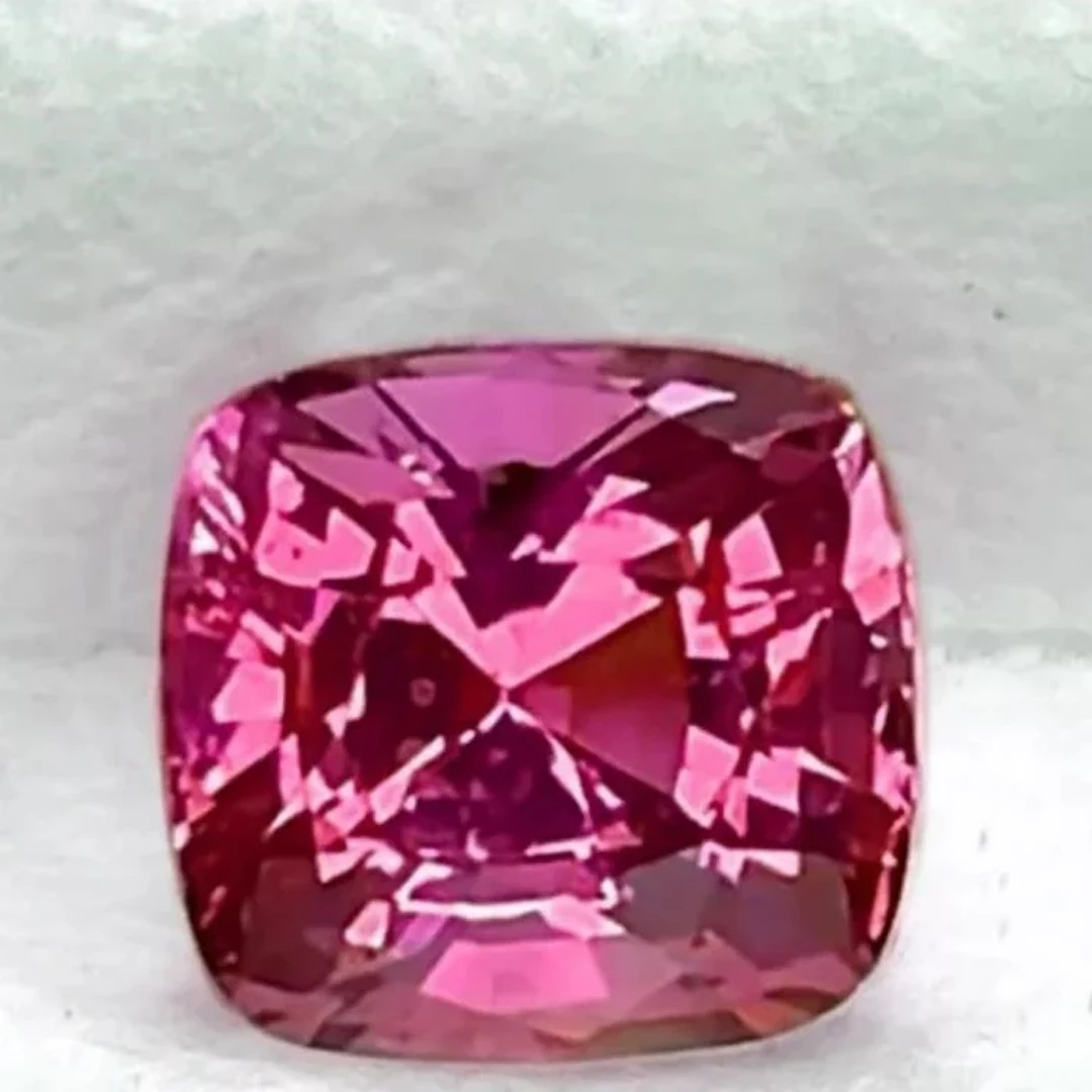 Natural Cushion Pink Sapphire [Flawless-VVS]