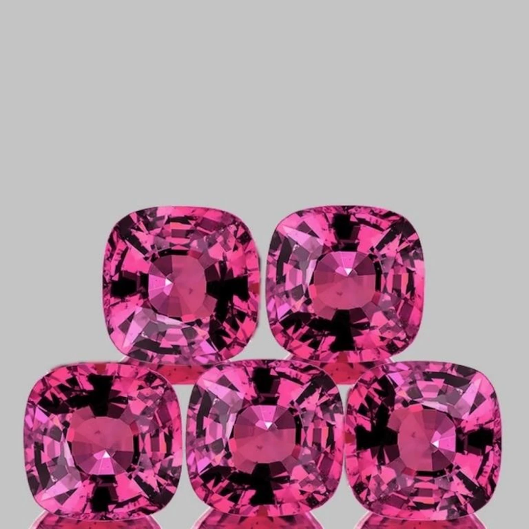 Natural Cushion Pink Sapphire 5 Pcs [Flawless-VVS]