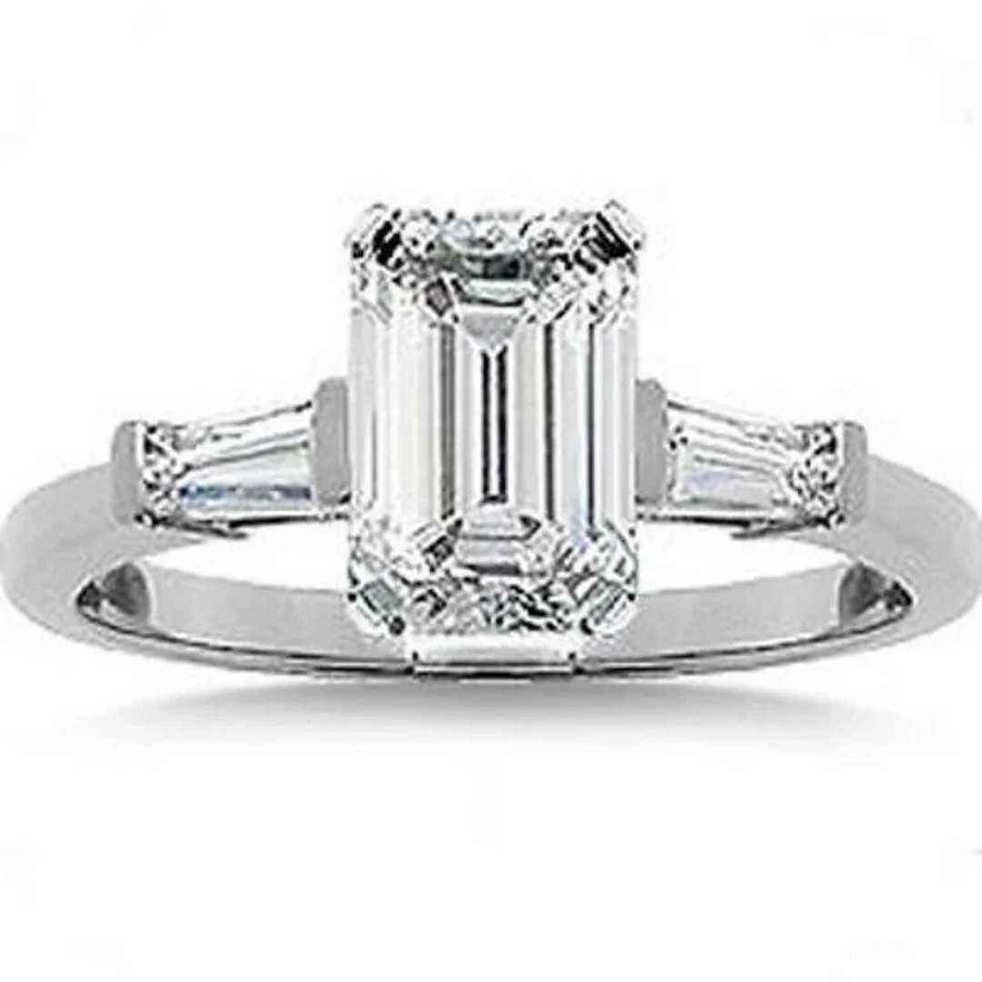 18k Gold Emerald Cut Diamond 10.08 Carats E/VVS -