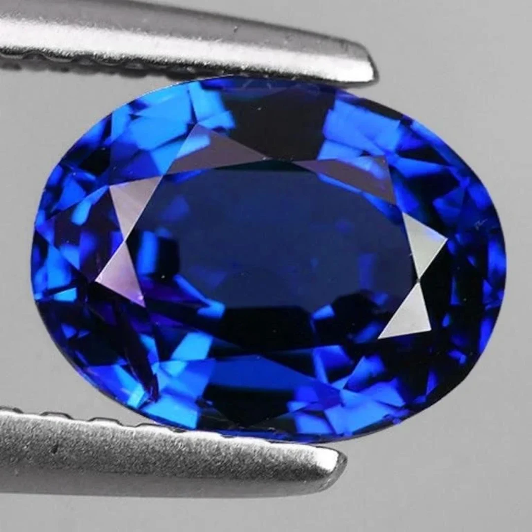 Natural Oval Royal Blue Sapphire 1.31 Cts {Flawles