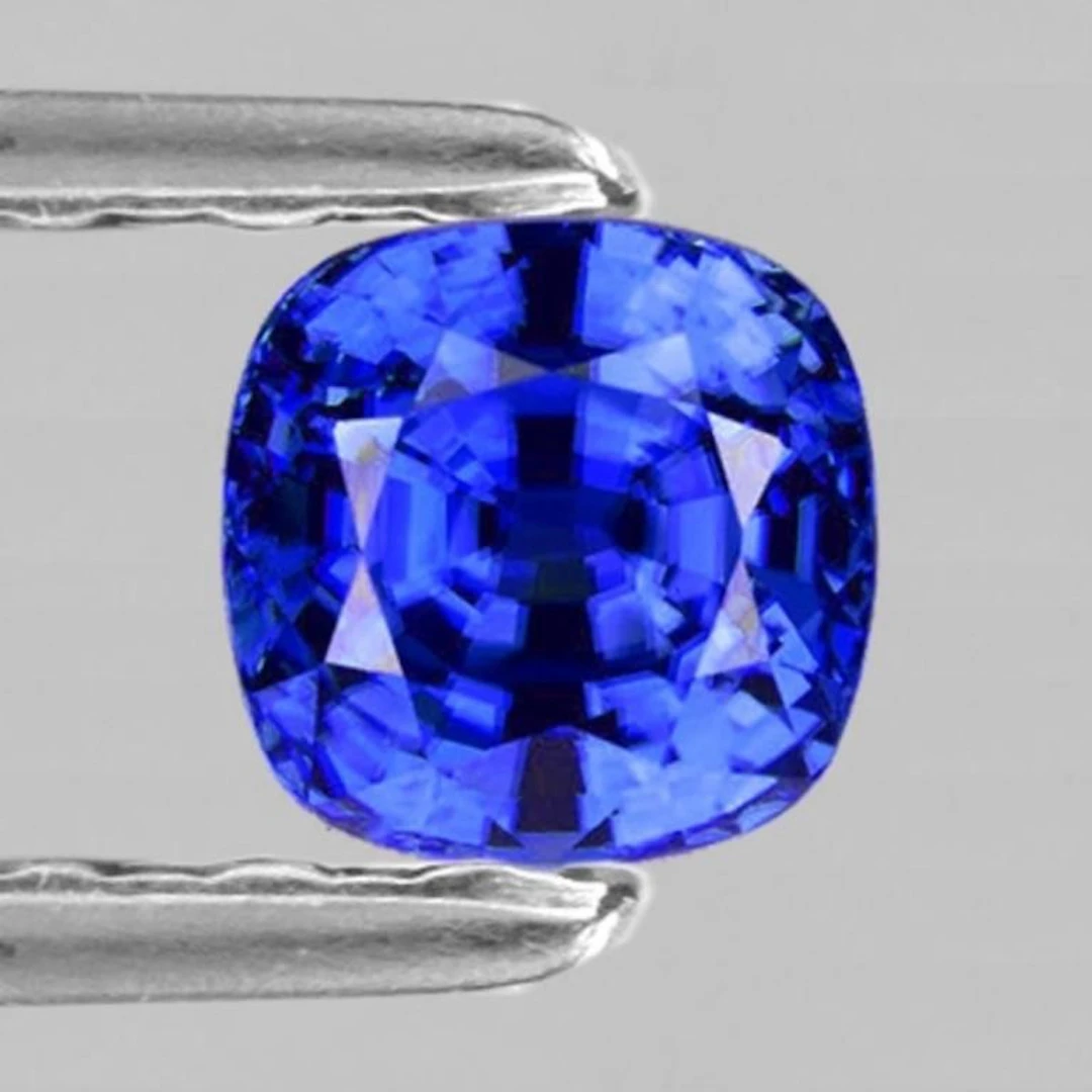 Natural Cushion Blue Sapphire [Flawless-VVS]