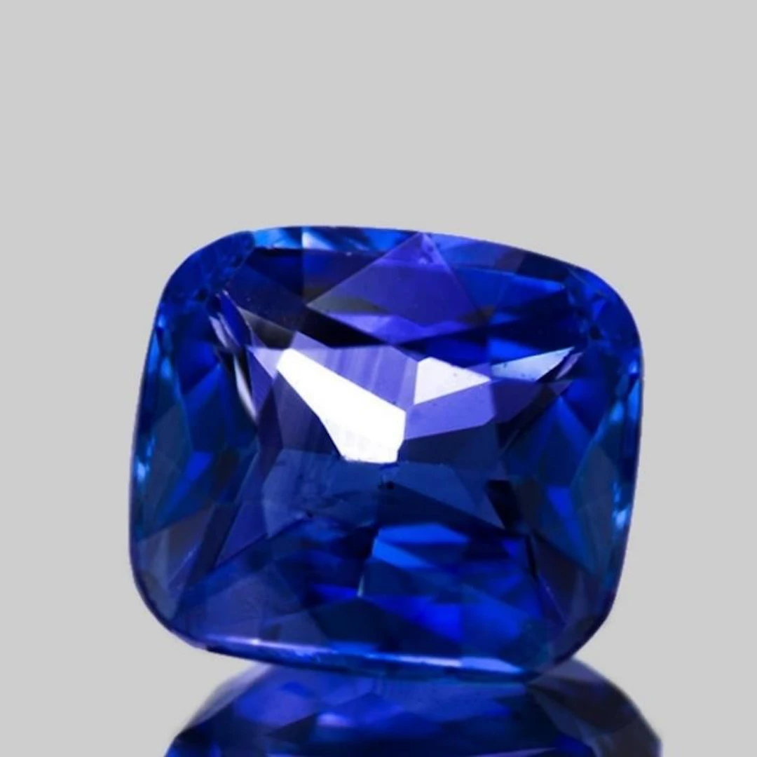 Natural Royal Blue Sapphire [Flawless-VVS]