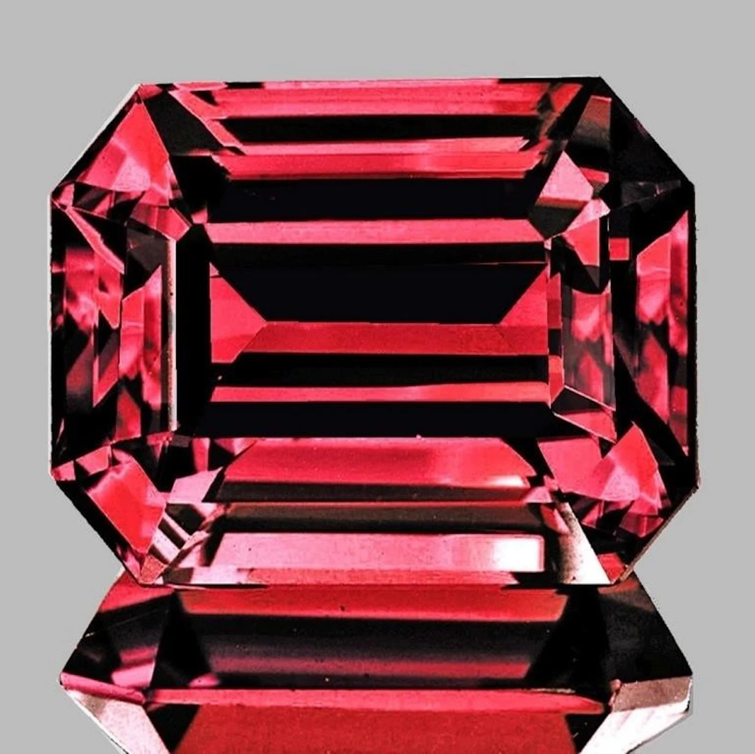Natural Pink Red Rhodolite Garnet {Flawless-VVS1}