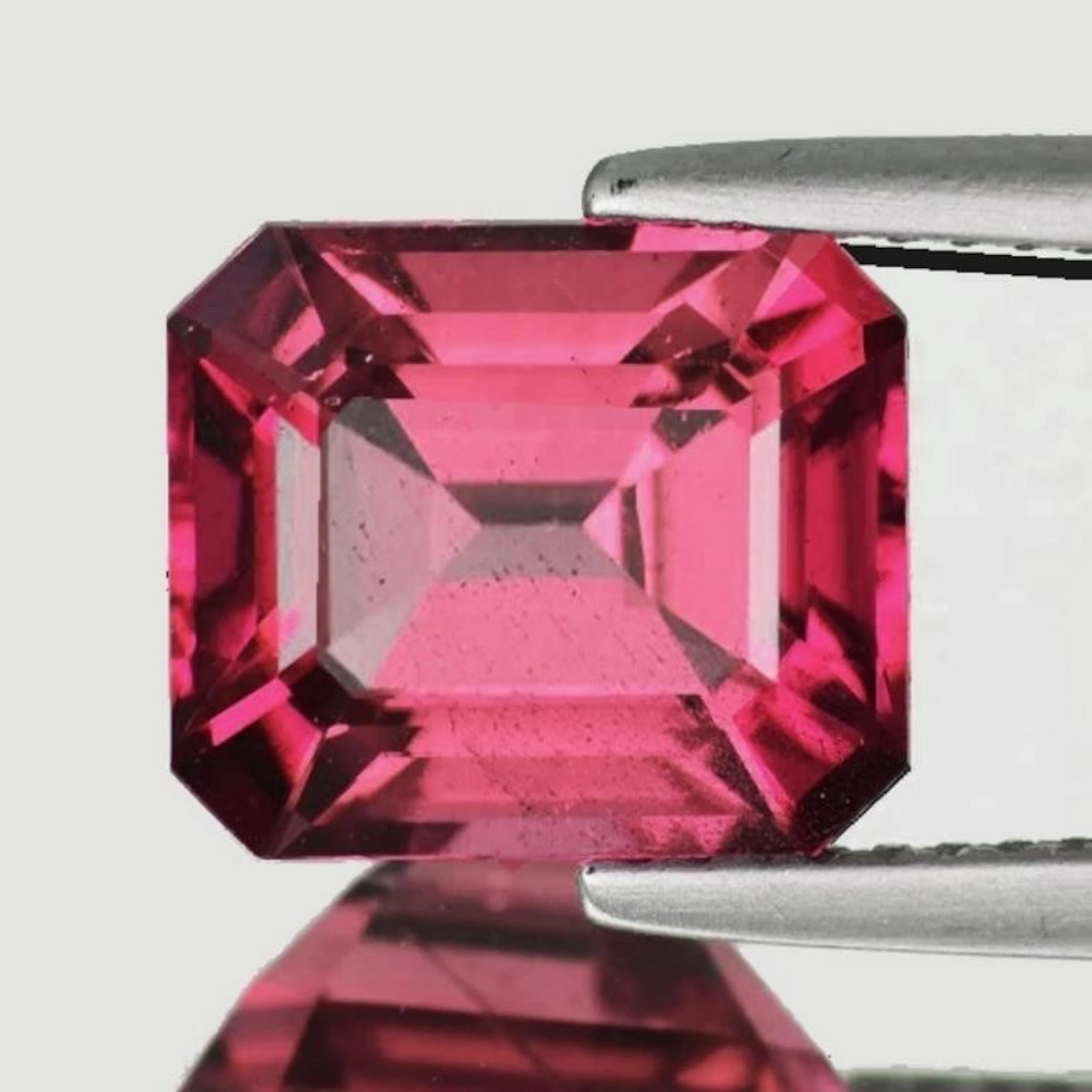 Natural Pink Red Tourmaline { VVS }