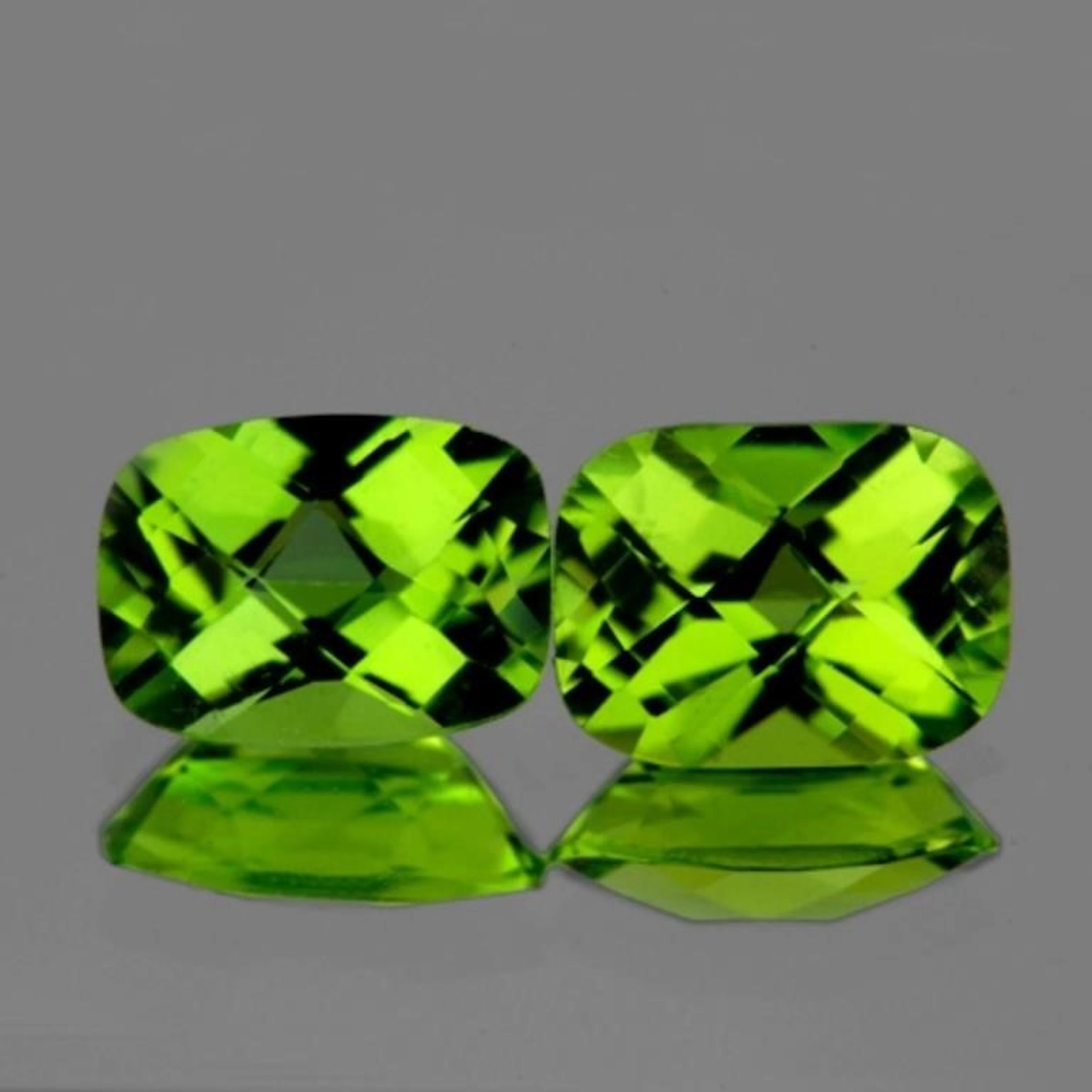 Natural Green Peridot Natural Pair {Flawless-VVS}
