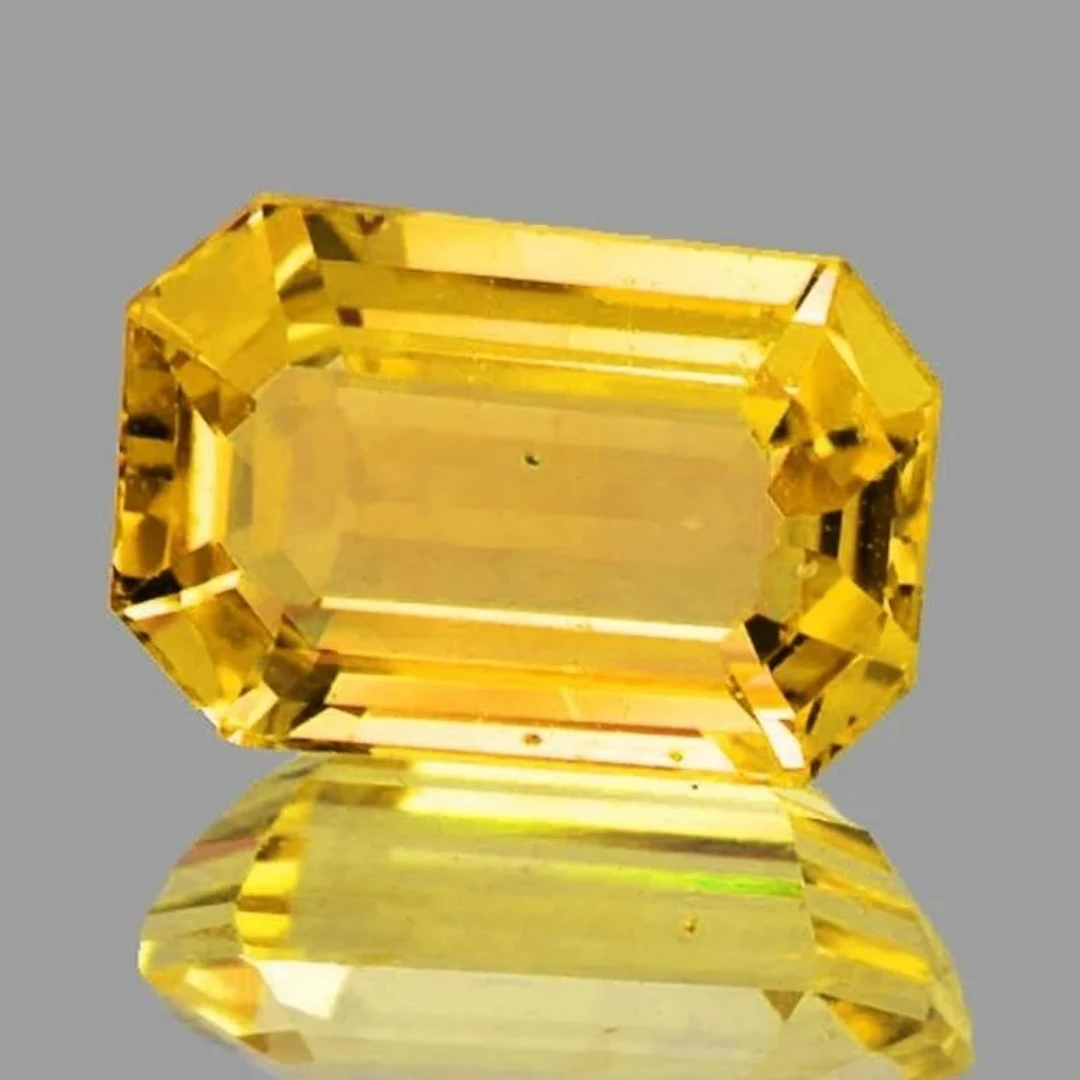 Natural Octagon Yellow Sapphire [Flawless-VVS]