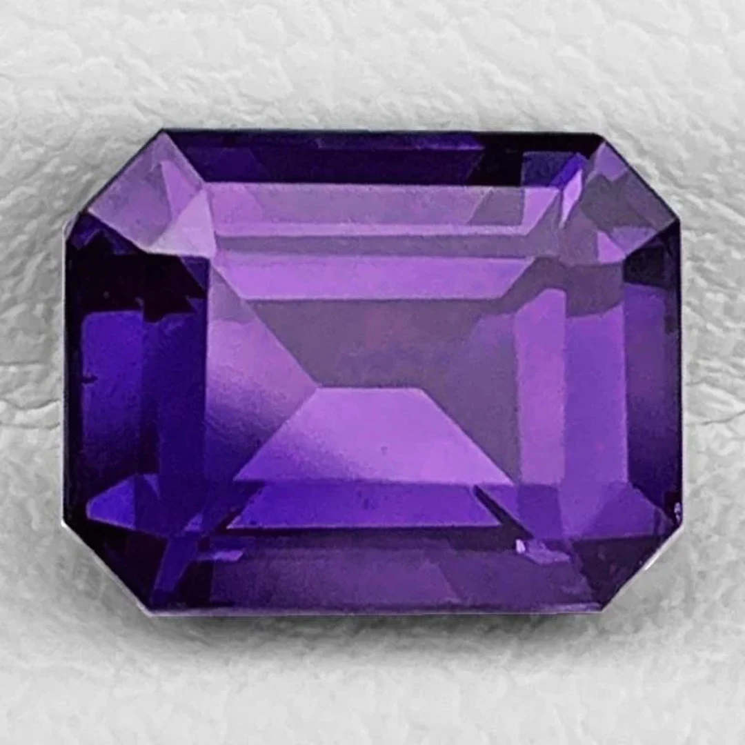 Natural Intense Purple Spinel {Flawless-VVS}