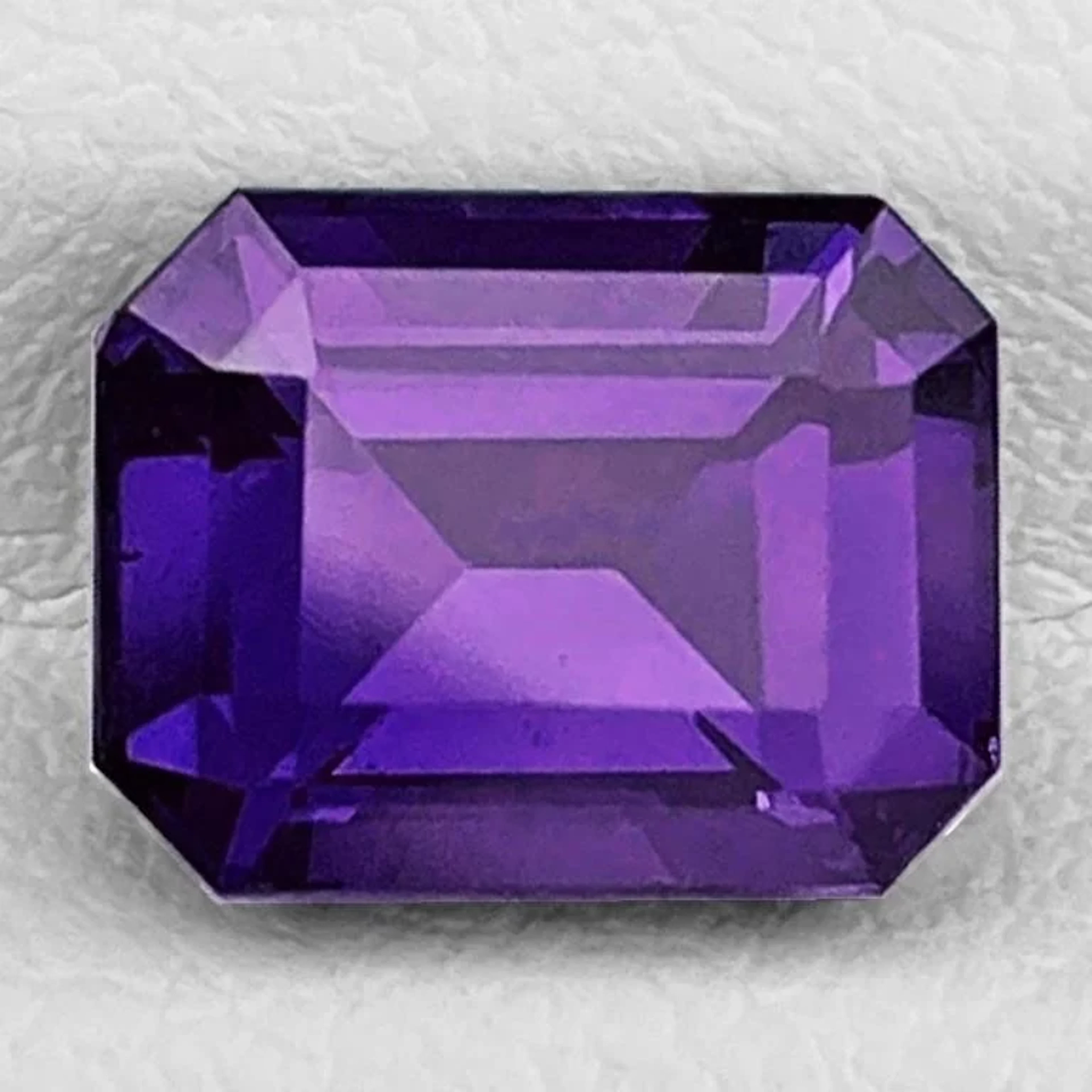 Natural Intense Purple Spinel {Flawless-VVS}