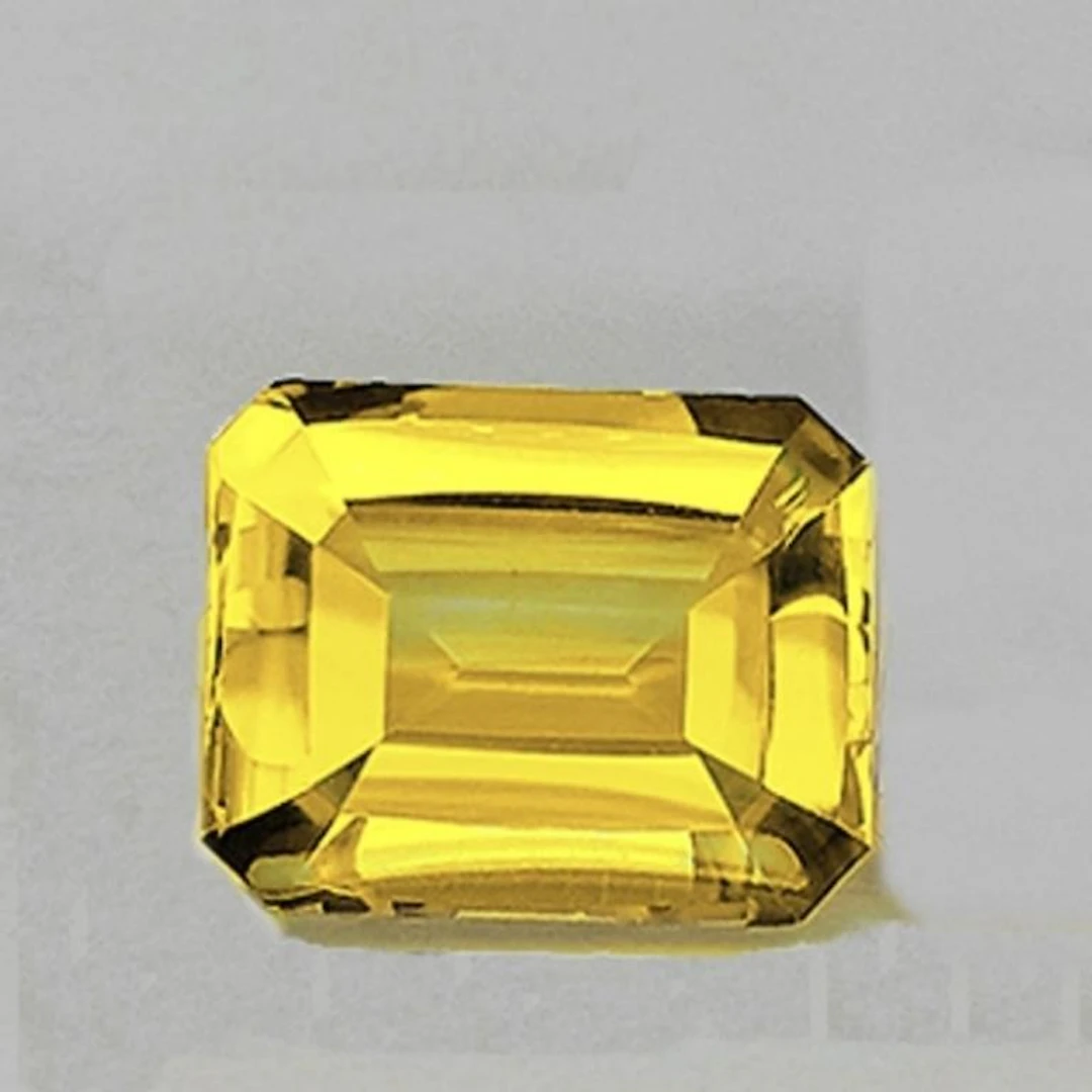 Natural Yellow Sapphire [Flawless-VVS]
