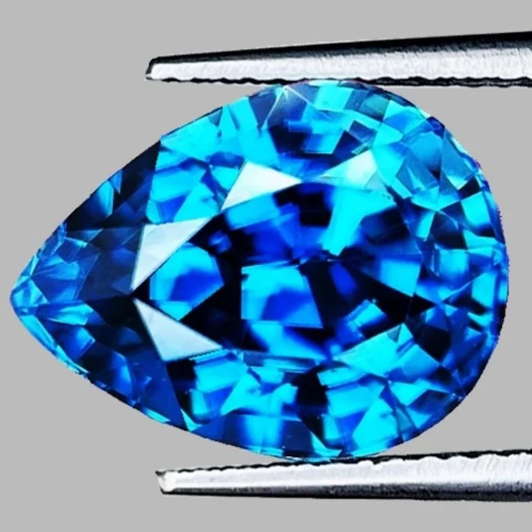 Natural Cambodian Blue Zircon {Flawless-VVS1}