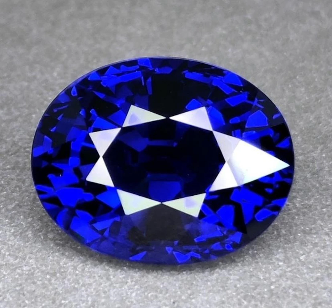 Natural Intense Royal Blue Sapphire [Flawless-VVS]