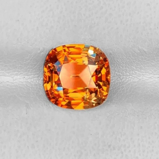 Natural Golden Yellow Cushion Sapphire [Flawless-V