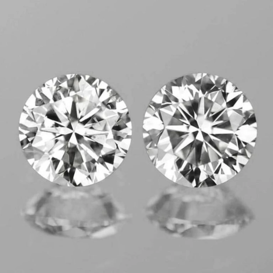 Natural Cambodian White Zircon Pair [Flawless-VVS]