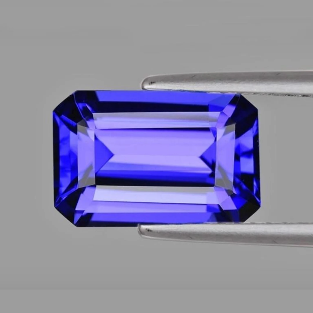 Natural Purple Blue Tanzanite [Flawless-VVS]