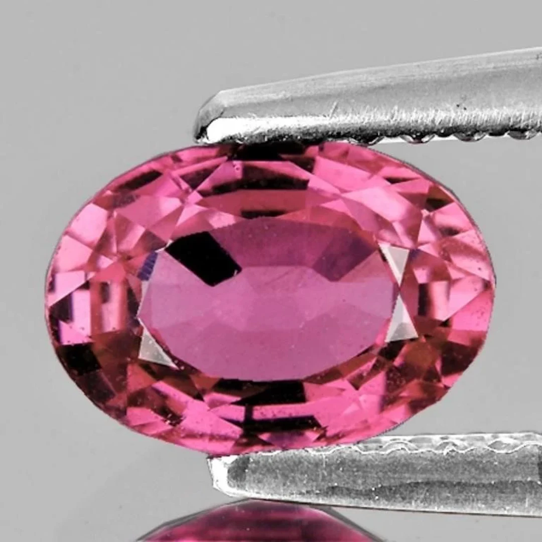 Natural Padparadscha Pink Sapphire {Flawless-VVS}
