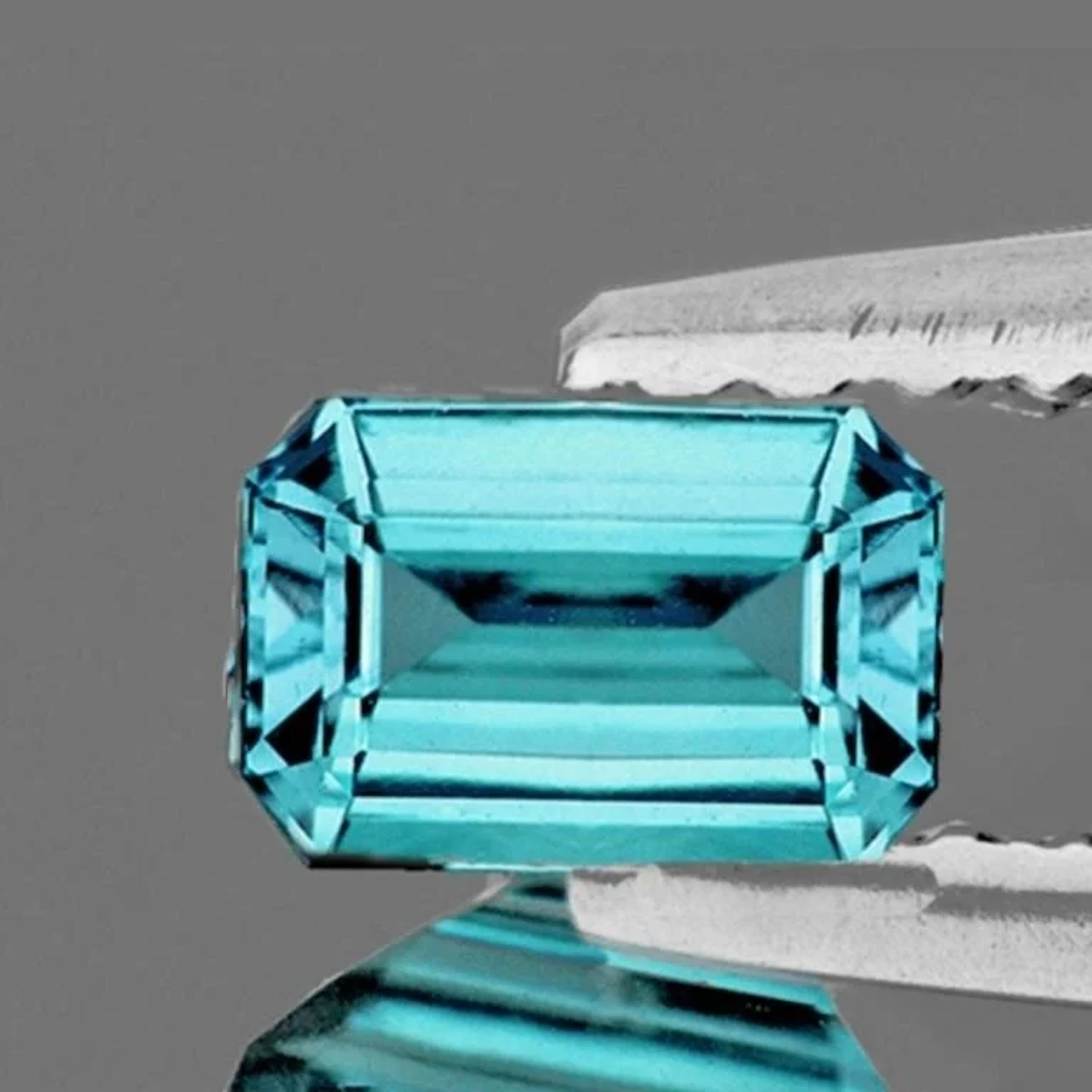 Natural Brazil Blue Apatite [Flawless-VVS]