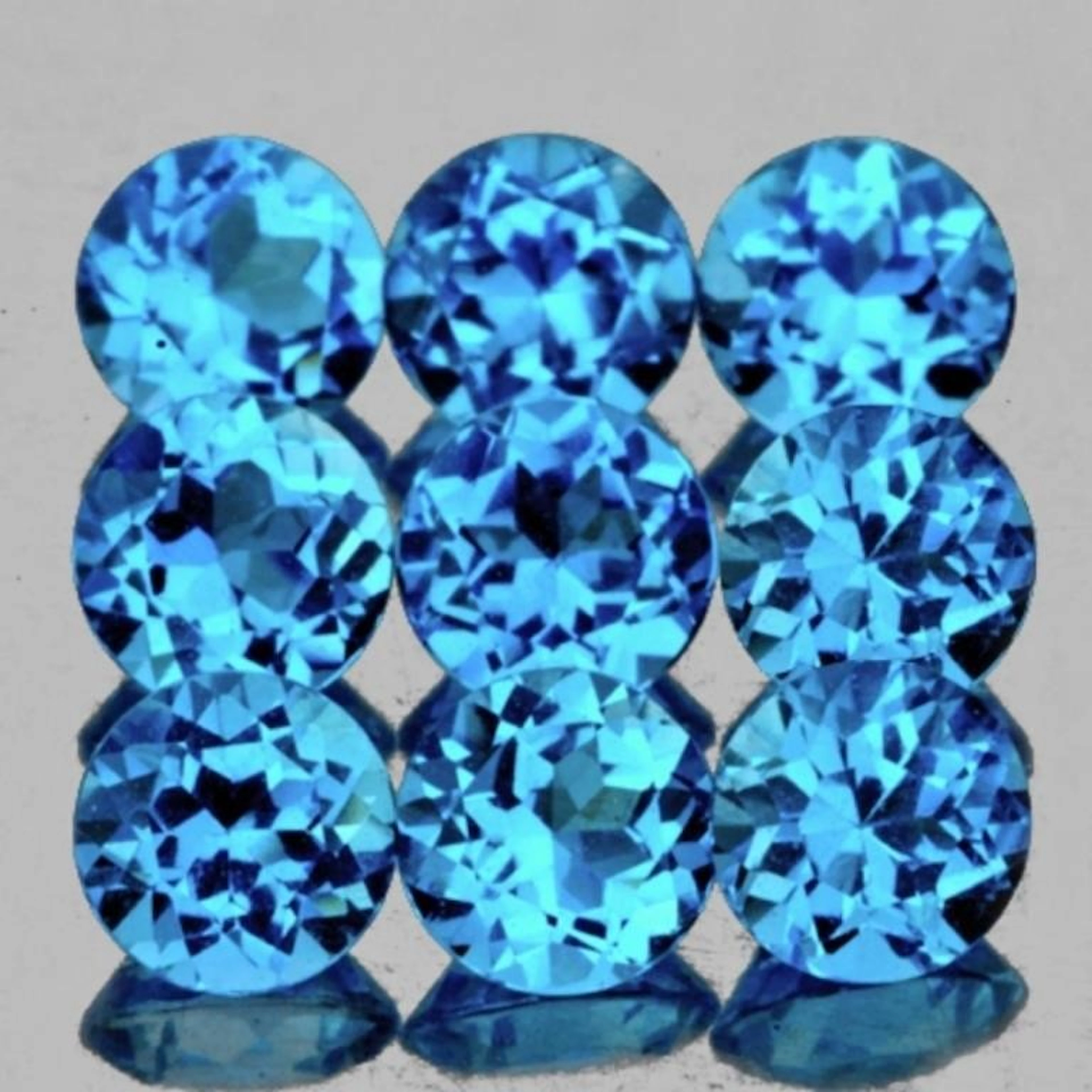 Natural Swiss Blue Topaz {Flawless-VVS1}