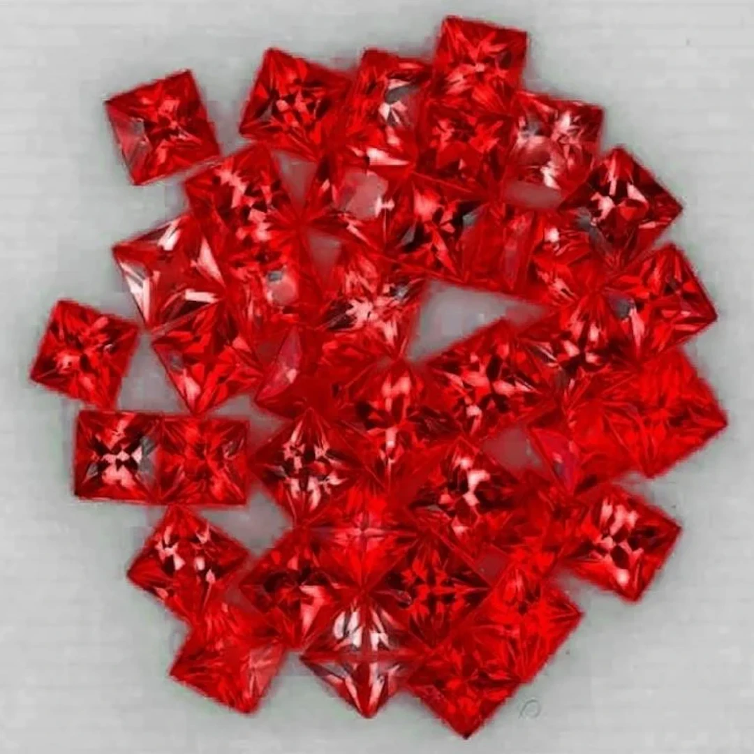 Natural Orange Red Sapphire [Flawless-VVS]