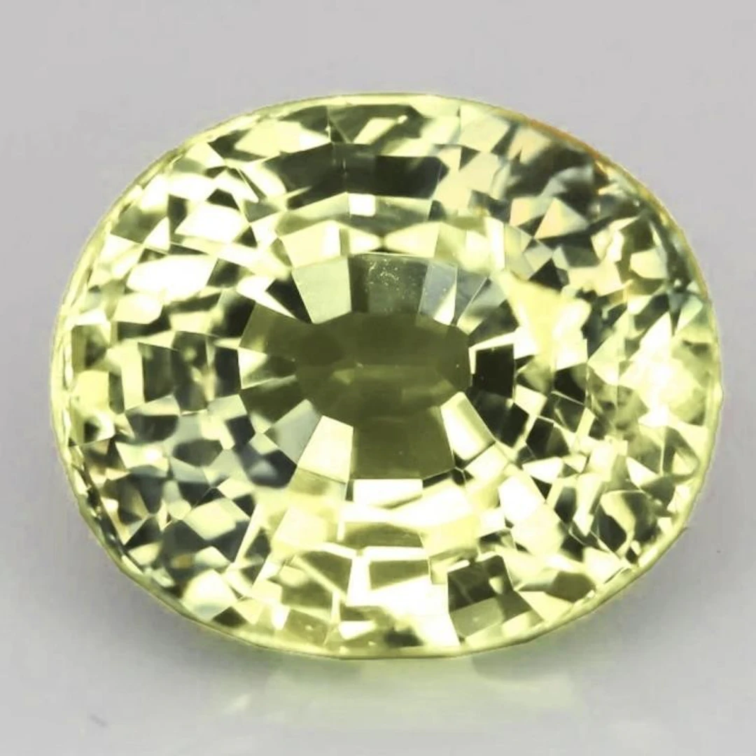 Natural Green Yellow Chrysoberyl { Flawless-VVS }