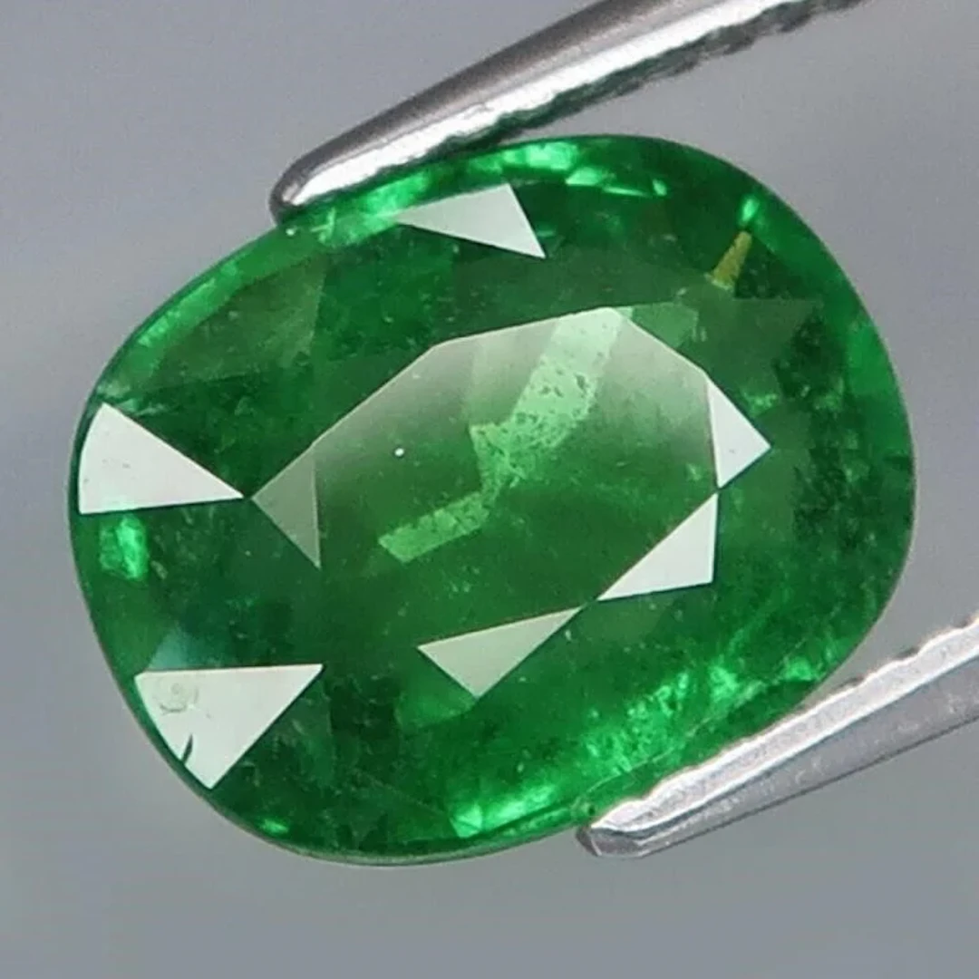 Natural Green Tsavorite Garnet 4.23 Cts - Untreate