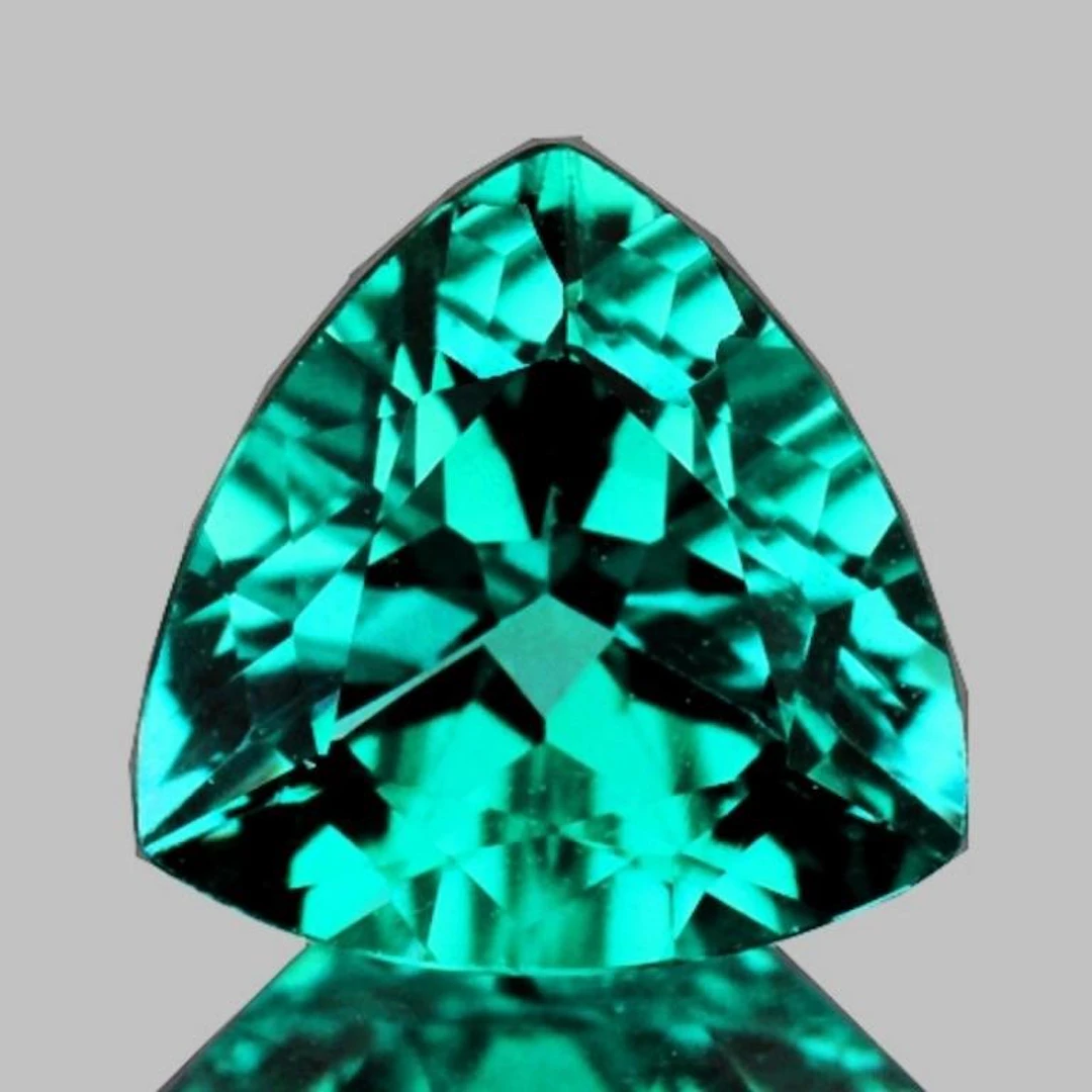 Natural Emerald Green Apatite {Flawless-VVS}