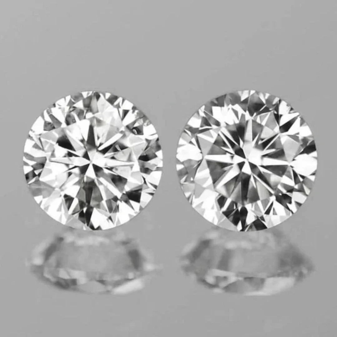 Natural Cambodian White Zircon Pair [Flawless-VVS]