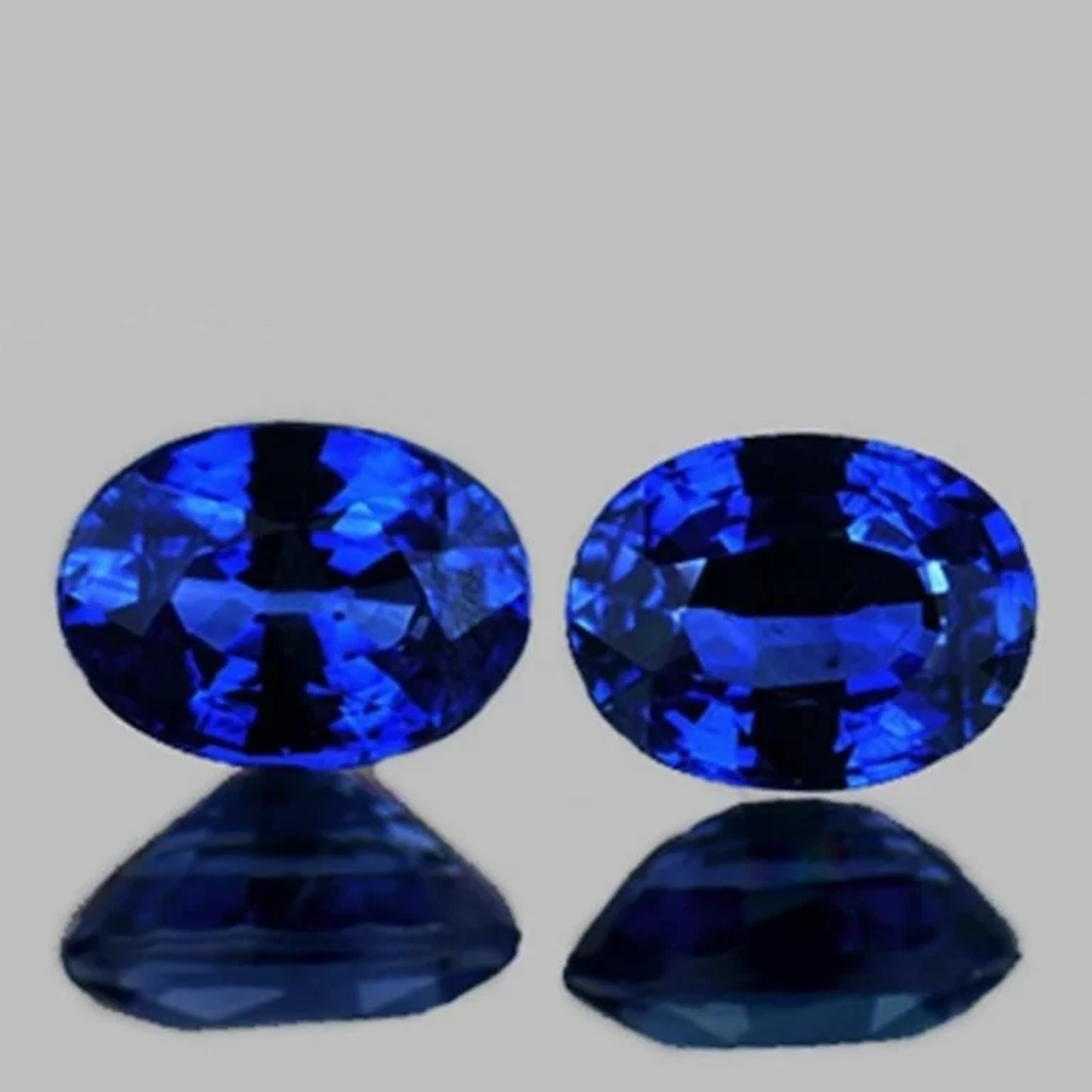 Natural Intense Blue Sapphire Pair [Flawless-VVS]