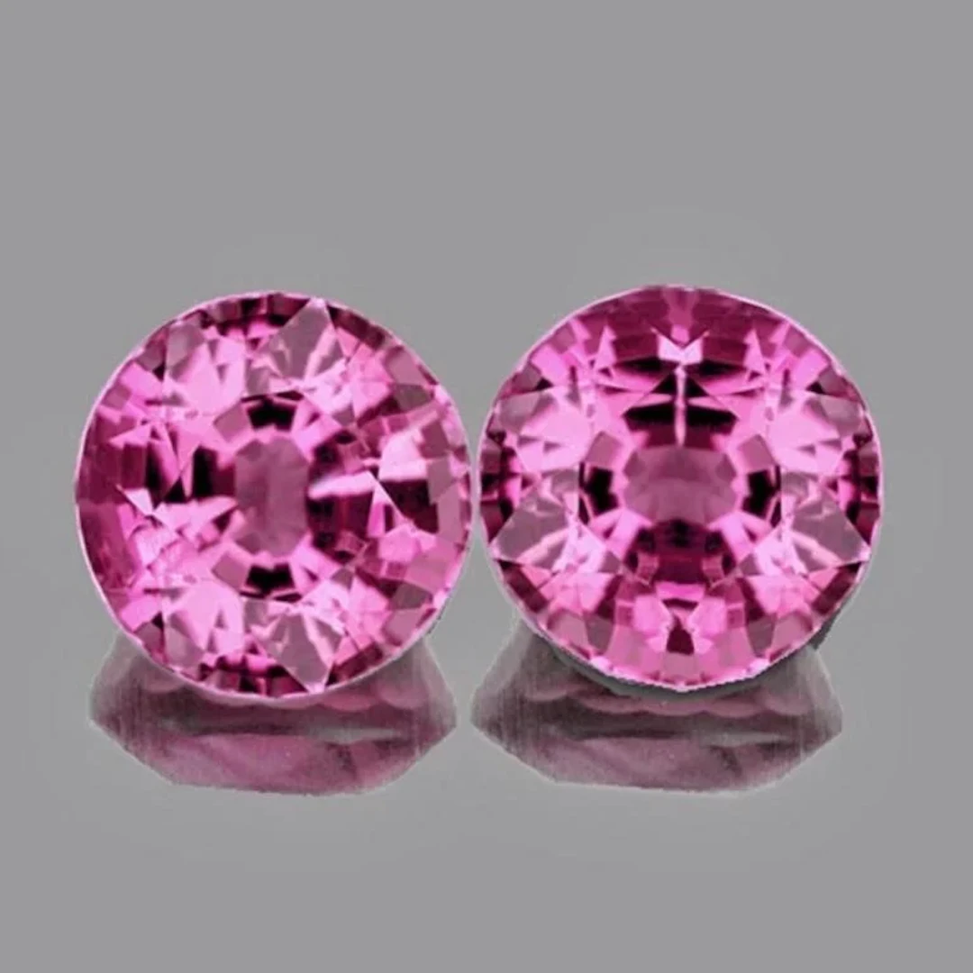 Natural Brilliant Pink Sapphire Pair[Flawless-VVS]