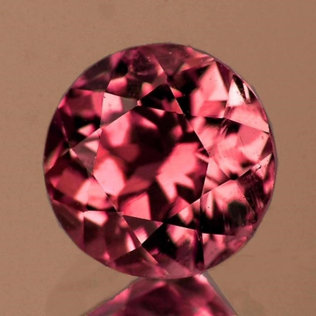 Naturall Color Change Garnet (Flawless-VVS)
