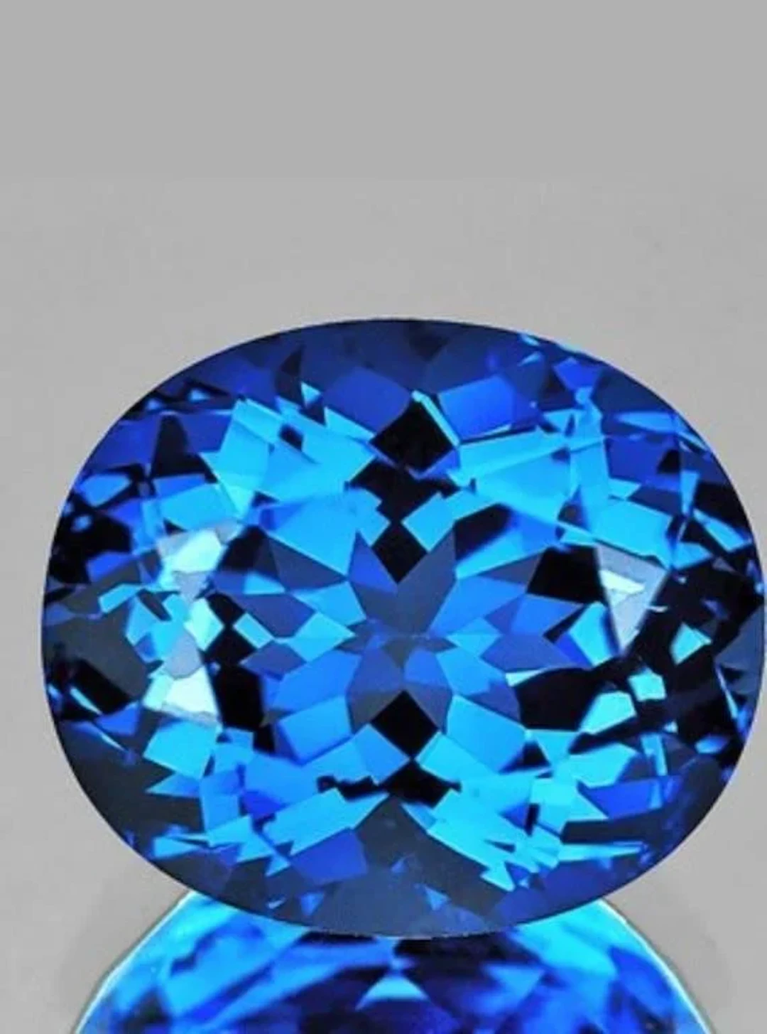 Natural Swiss Blue Topaz {Flawless-VVS}