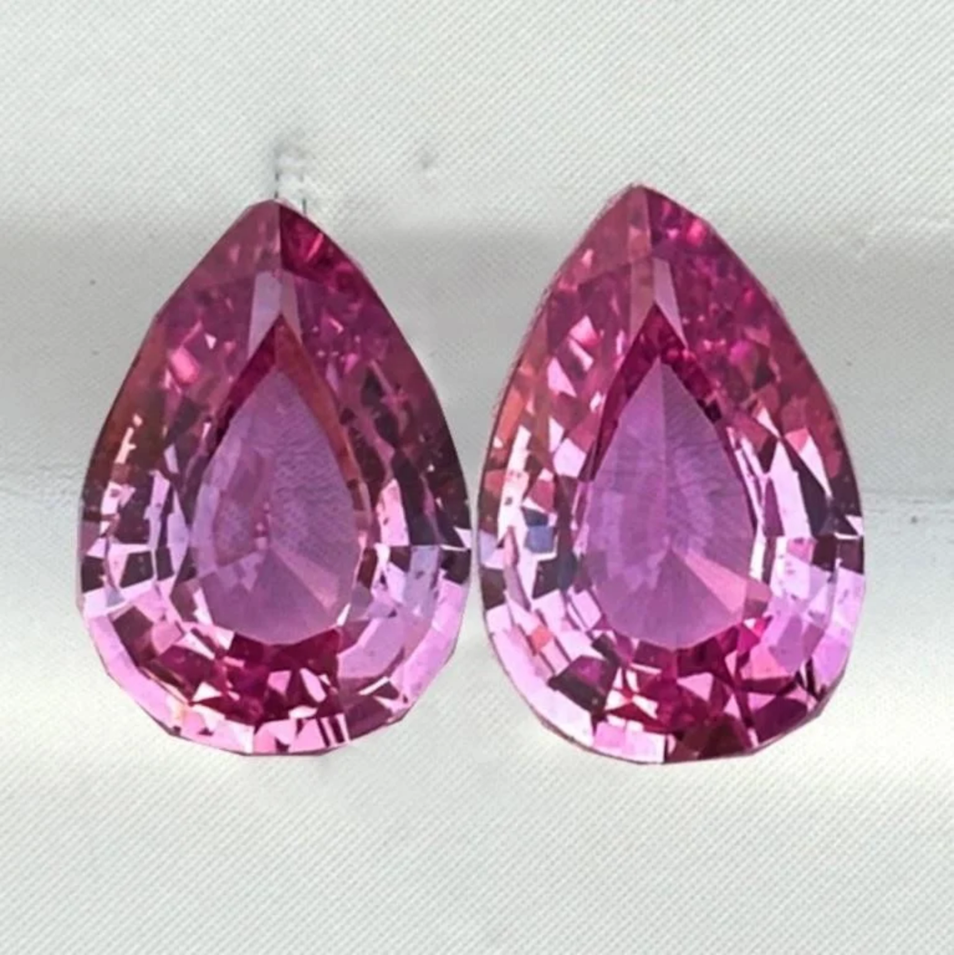 Natural Redish/Pink Sapphire Pair{Flawless-VVS}