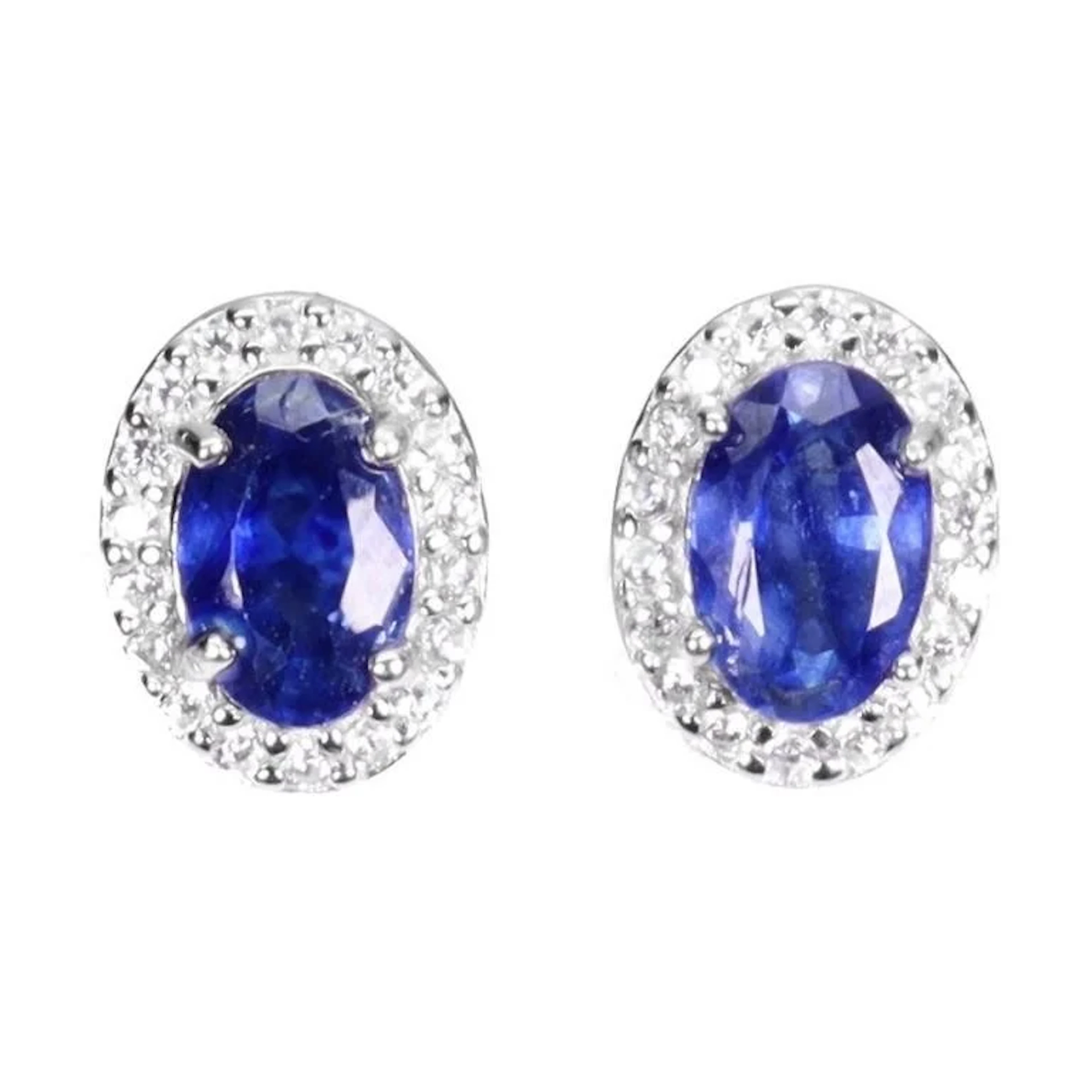 Natural Oval Blue Sapphire Earstuds