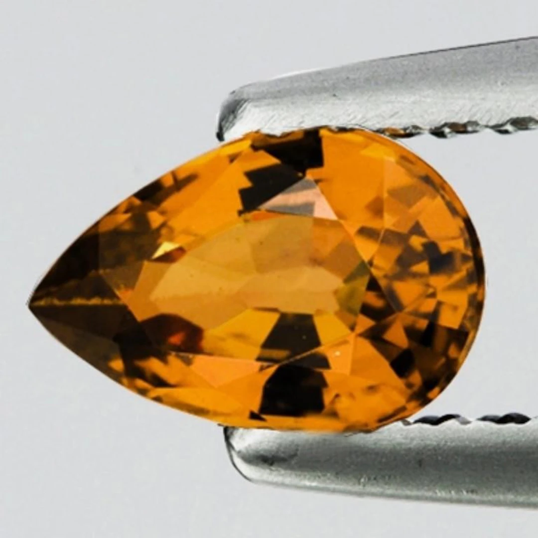 Natural Golden Yellow Tourmaline {Flawless-VVS}