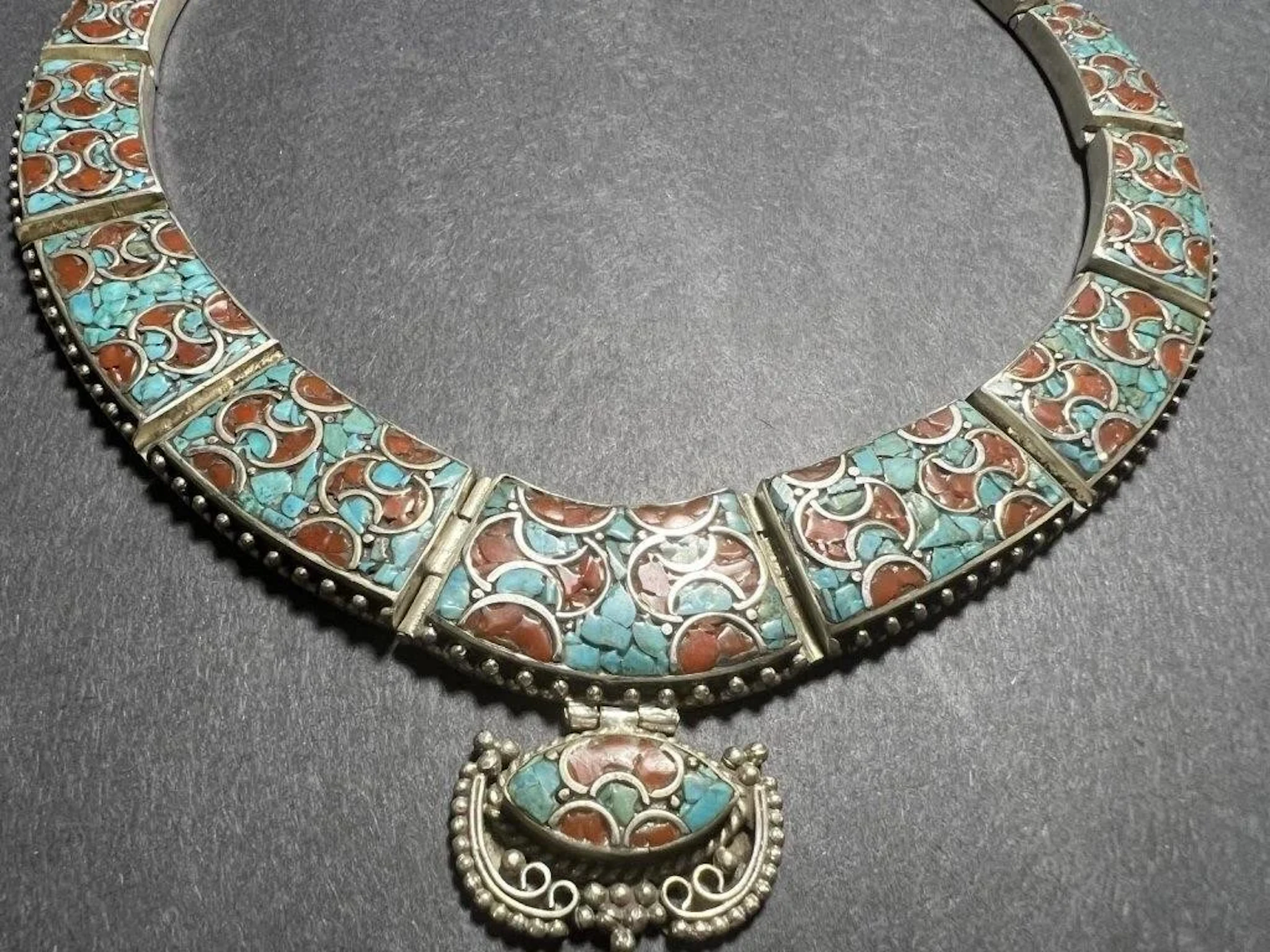 Tibet Natural Stone Tribal Queen Royal Necklace