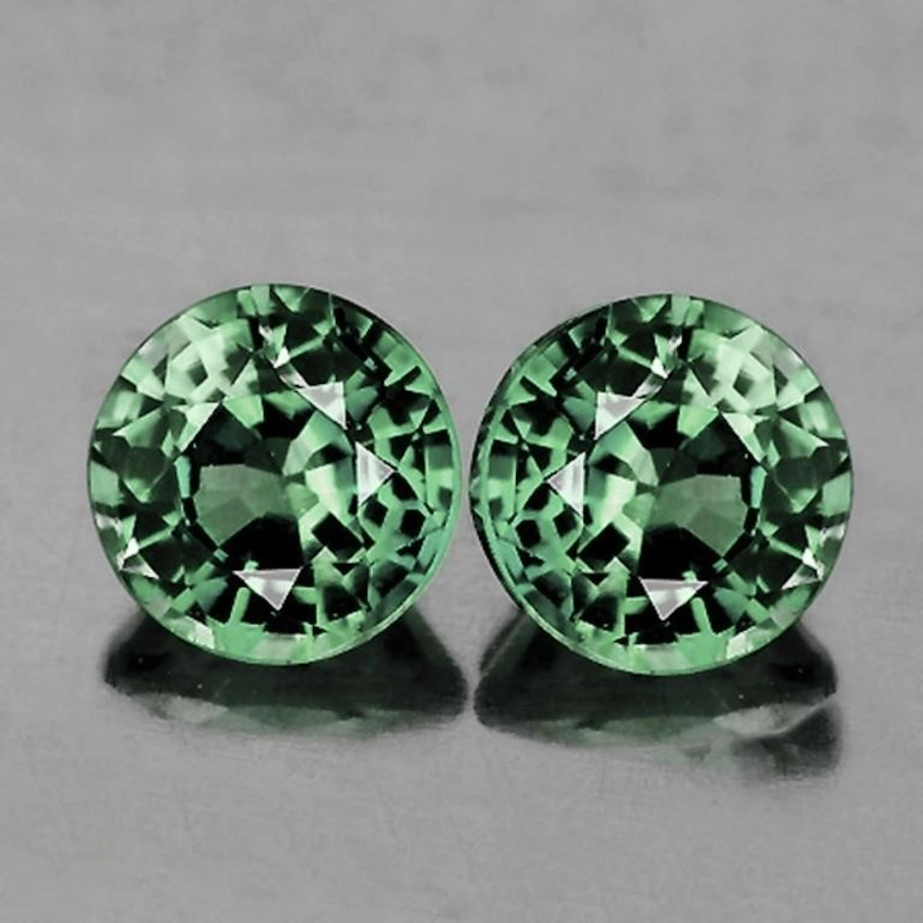 Natural AAA Green Sapphire Pair [Flawless-VVS]