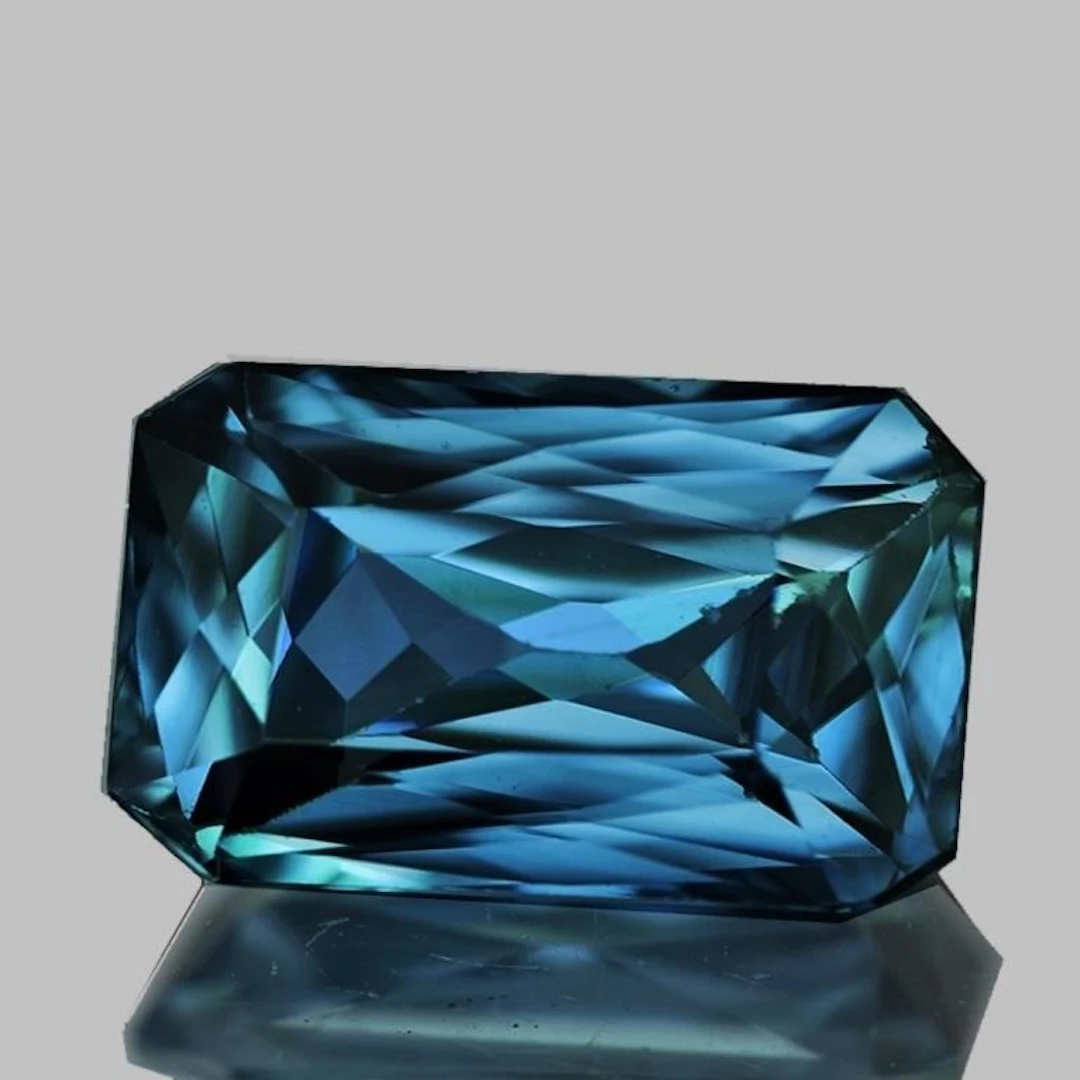 Natural cambodian Intense Blue Zircon {Flawless-VV
