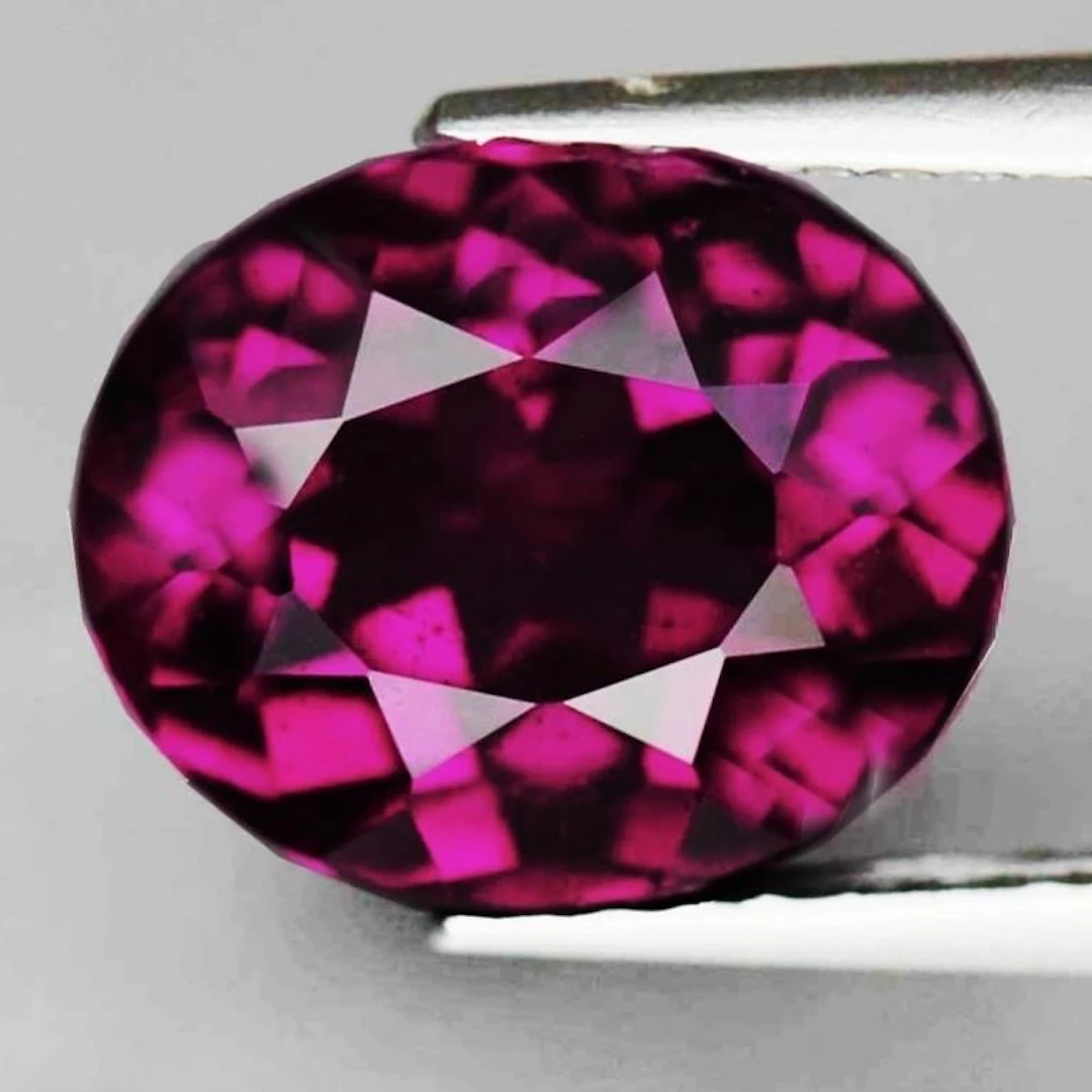 Natural Intense Deep Pink Tourmaline {Flawless-VVS