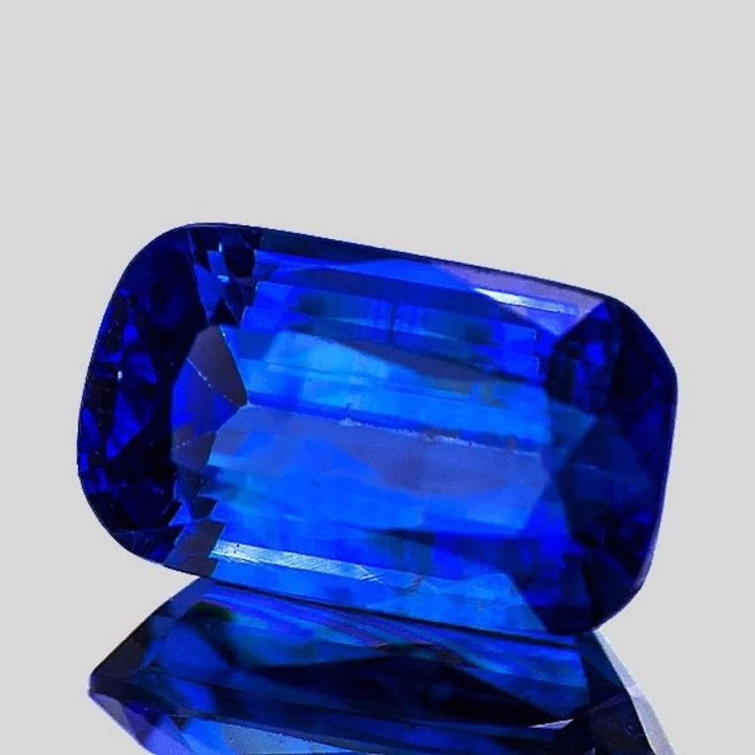 Natural Premium Royal Blue Sapphire [Flawless-VVS