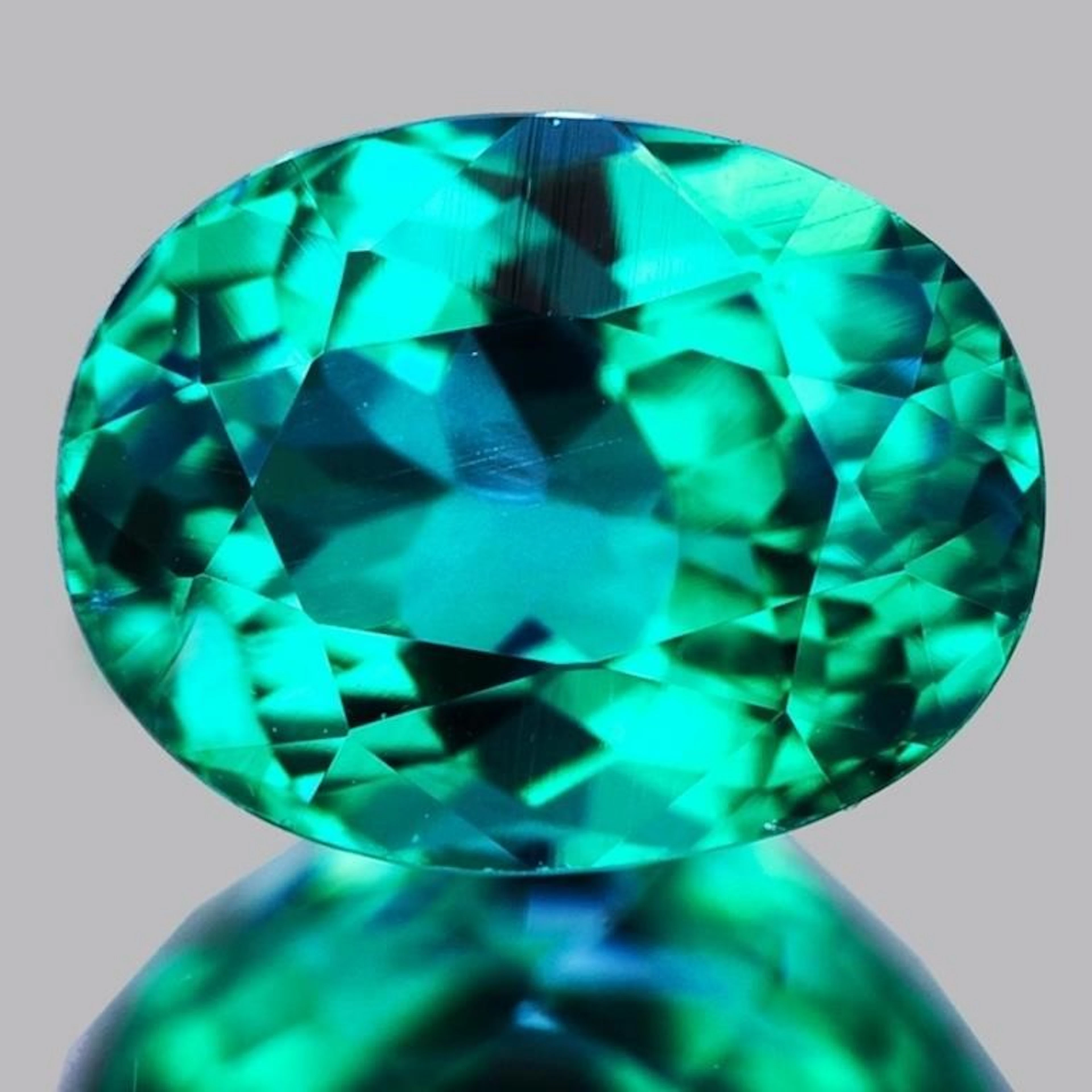 Natural Emerald Bluish/Green Apatite {VVS}