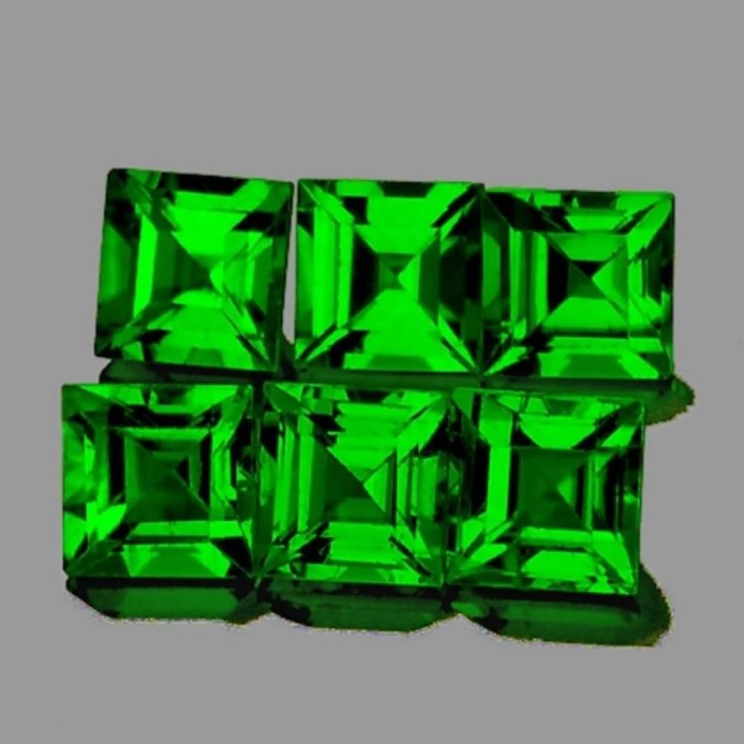 Natural Chrome Green Diopside [Flawless-VVS]