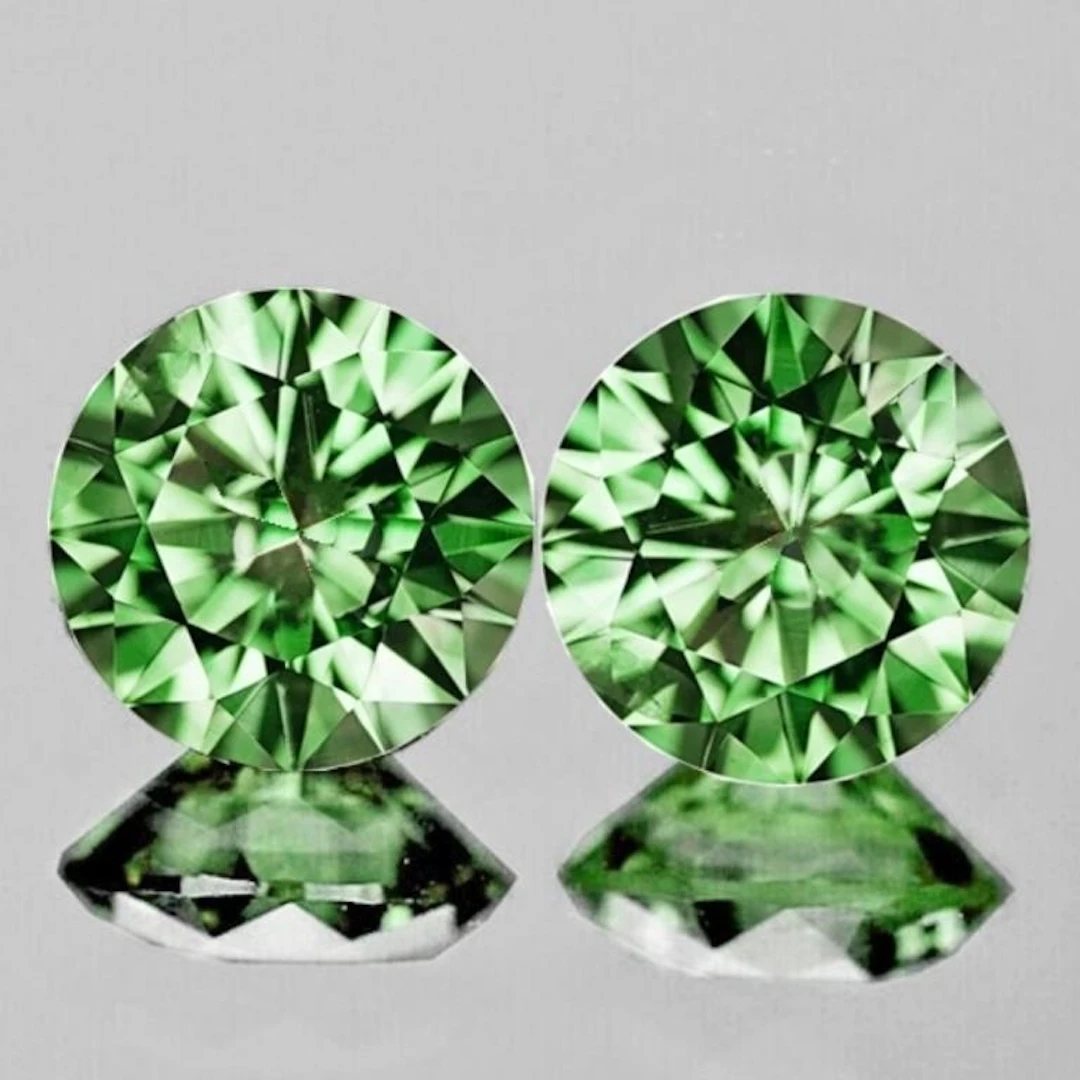 Natural Green Sapphire Pair {Flawless-VVS}