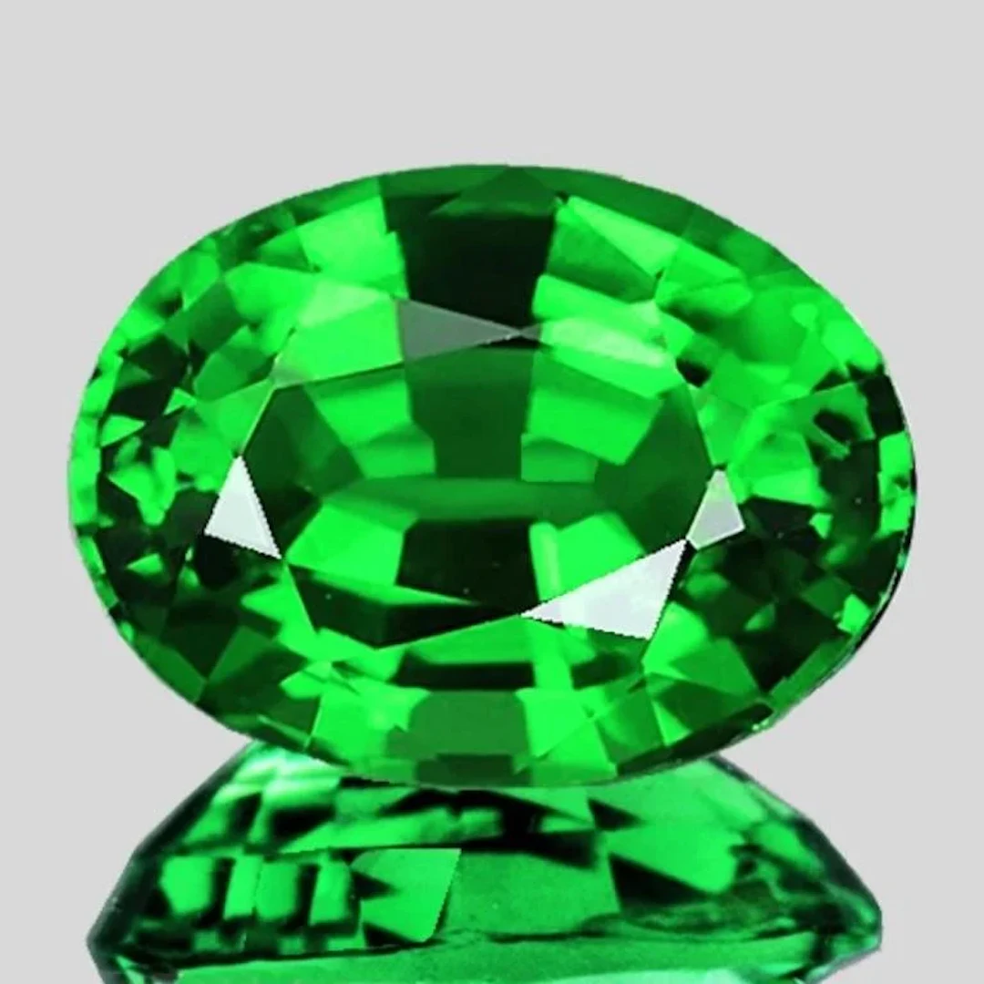 Natural Green Tsavorite Garnet { VVS} Certified