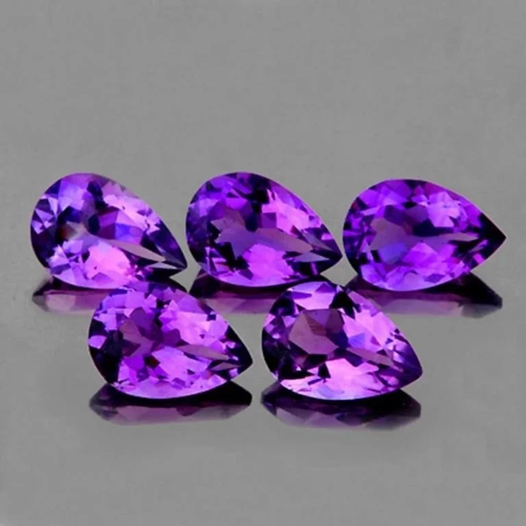 Natural Purple Amethyst {Flawless-VVS}