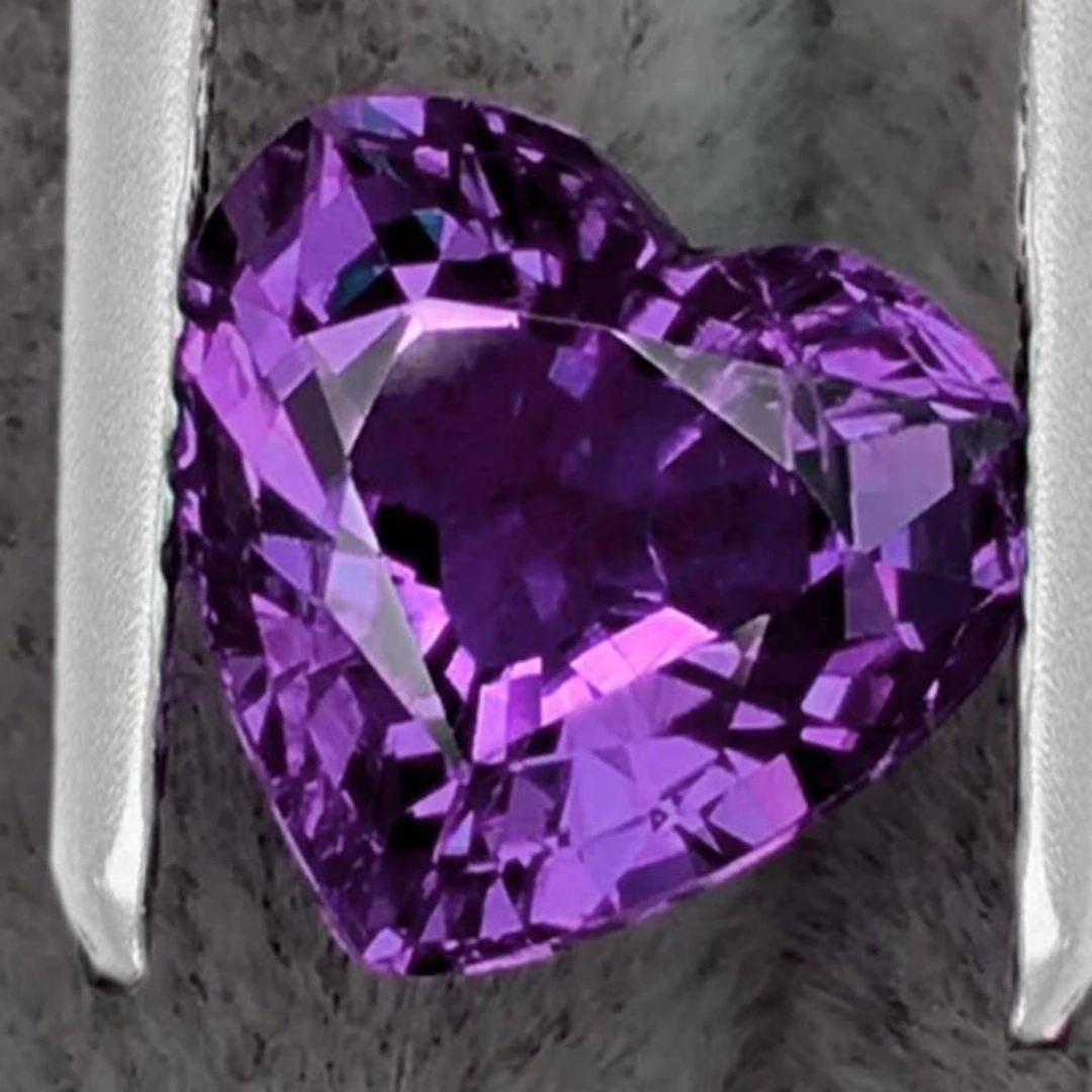 Natural Purple Heart Spinel [Flawless-VVS]