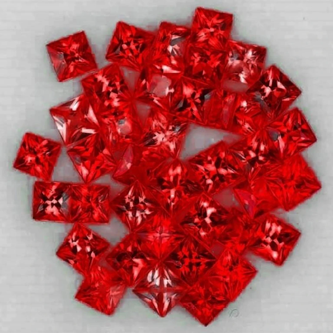 Natural Orange Red Sapphire [Flawless-VVS]