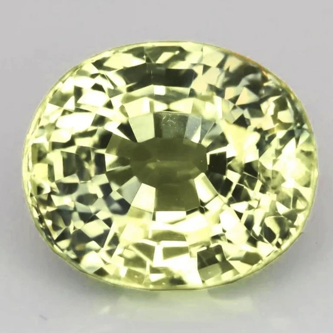 Natural Green Yellow Chrysoberyl { Flawless-VVS }